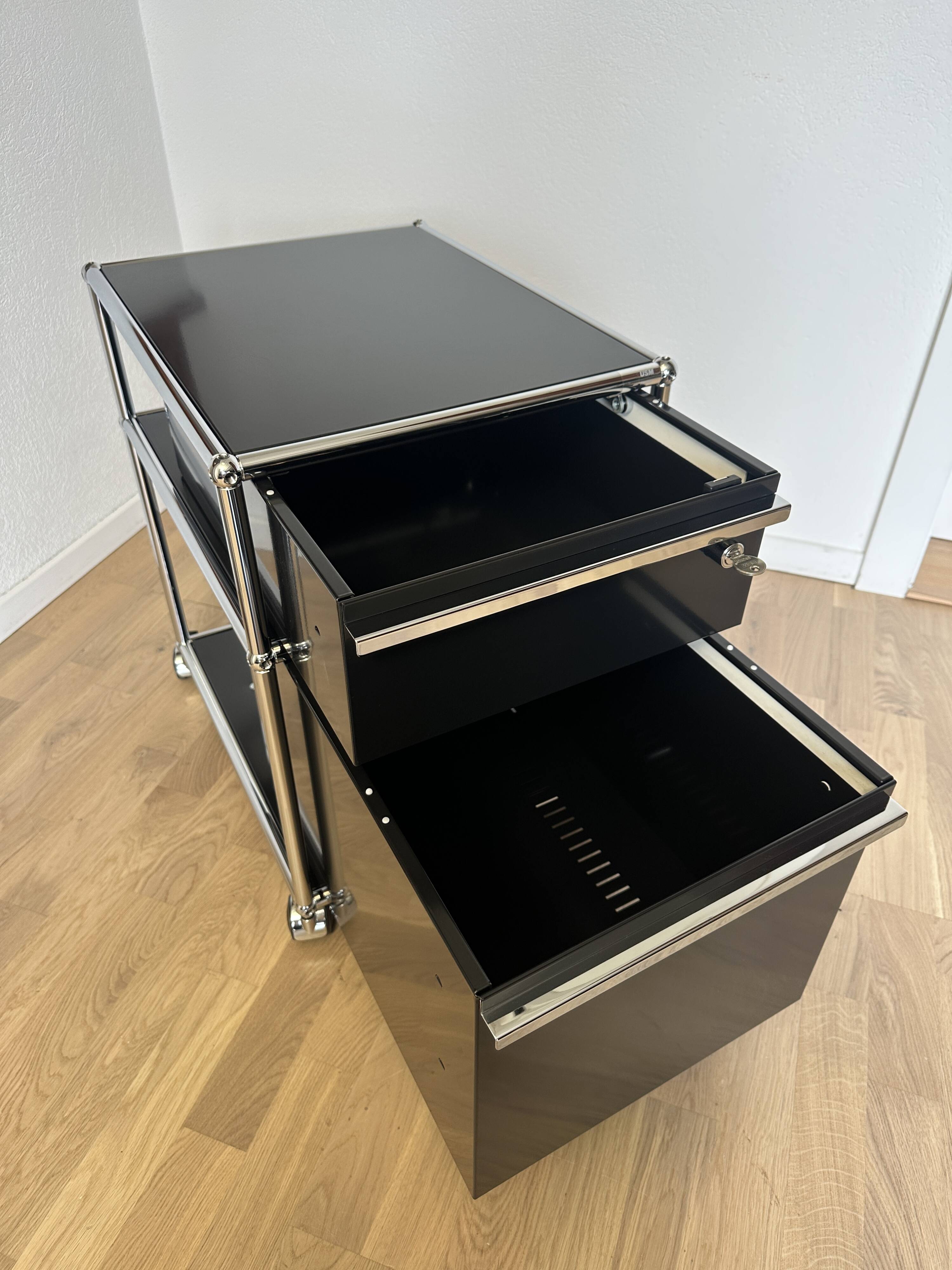 USM Haller mobile cabinet in Graphite Black
