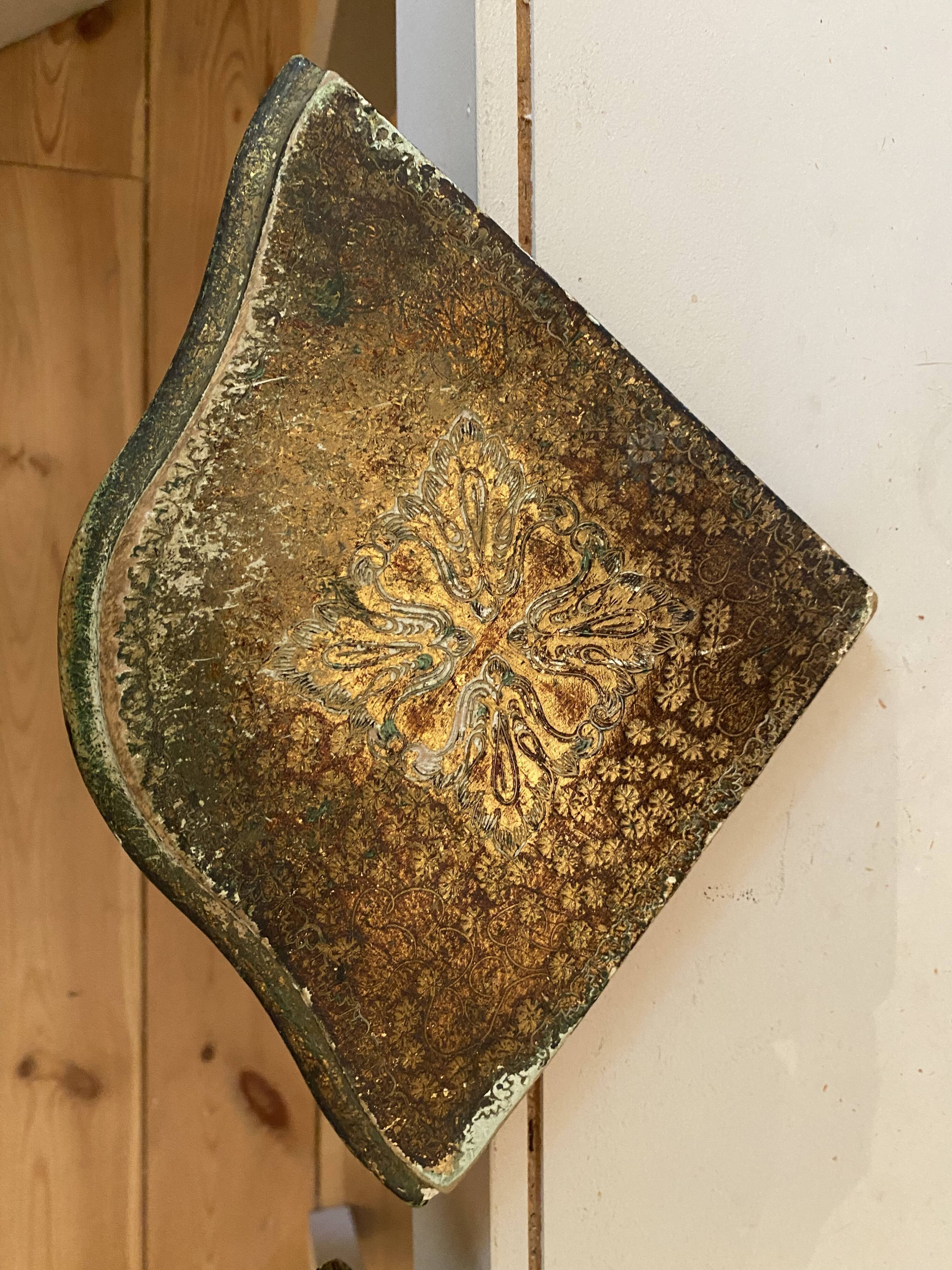 Paire de sellettes bois doré