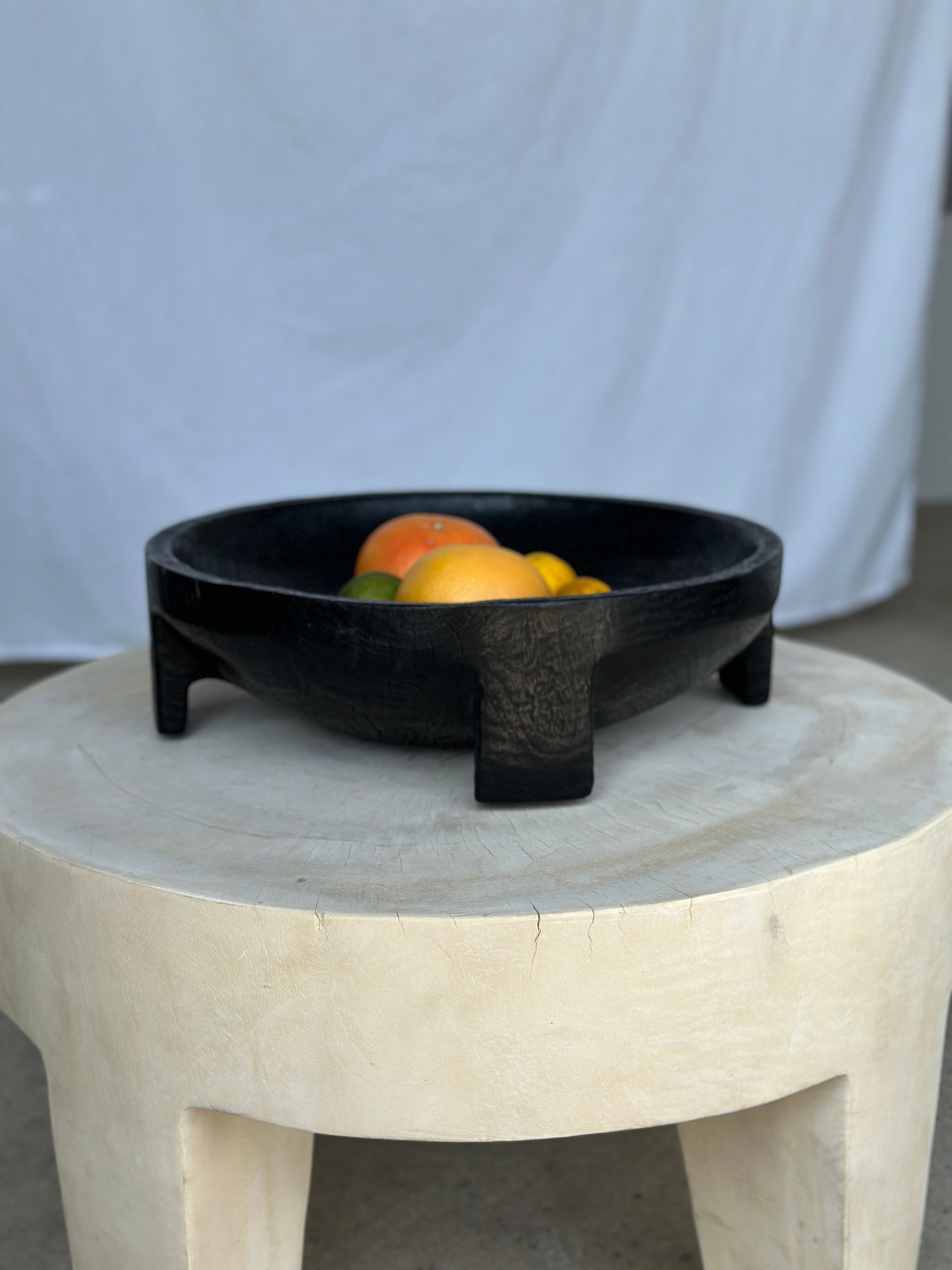 Cut in monoxyl mango wood