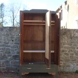 Art Deco wardrobe with three doors – Kaki Barda (Liberon)