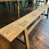 Grand banc en bois brut