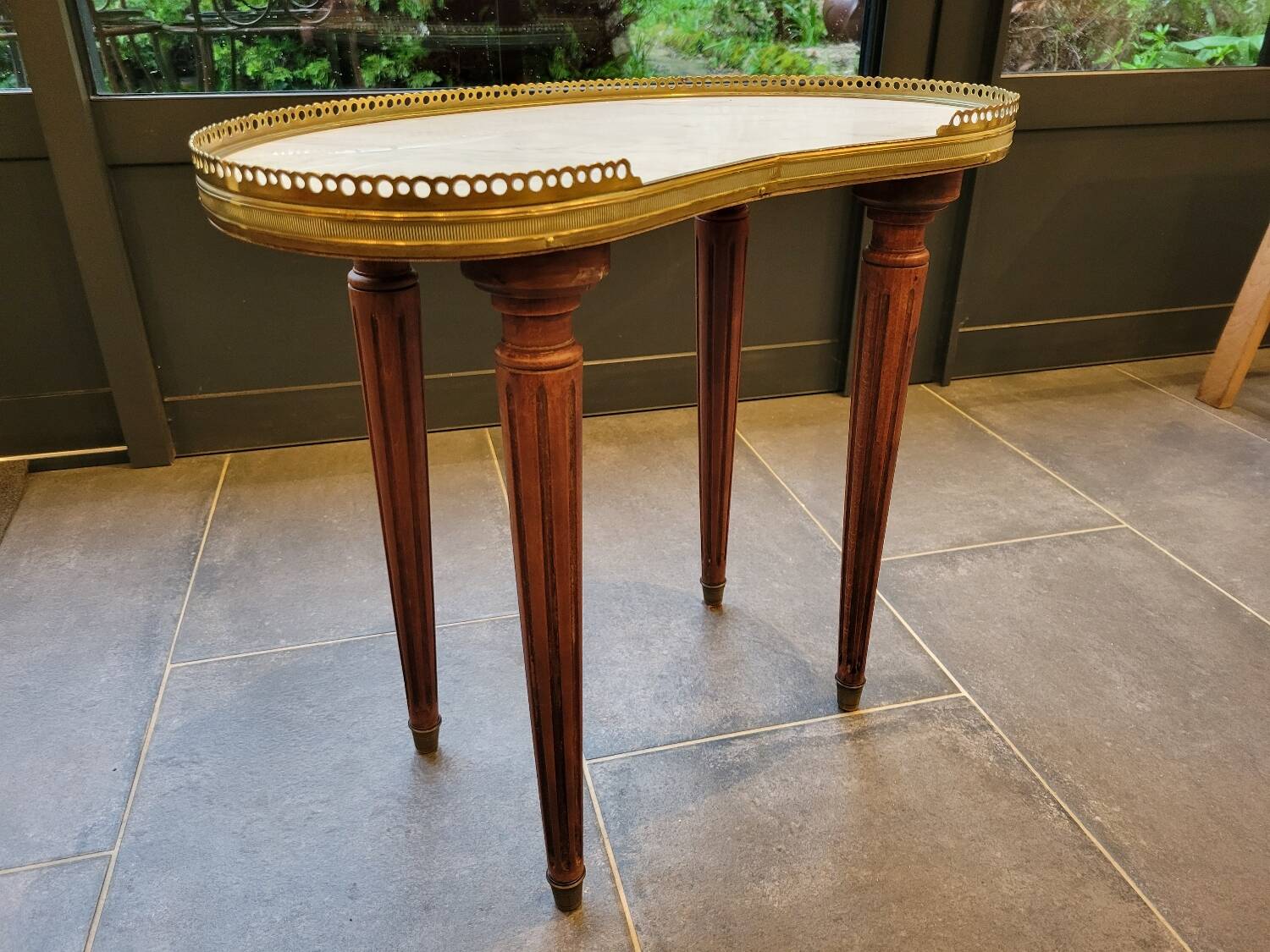 Carrara marble kidney table
