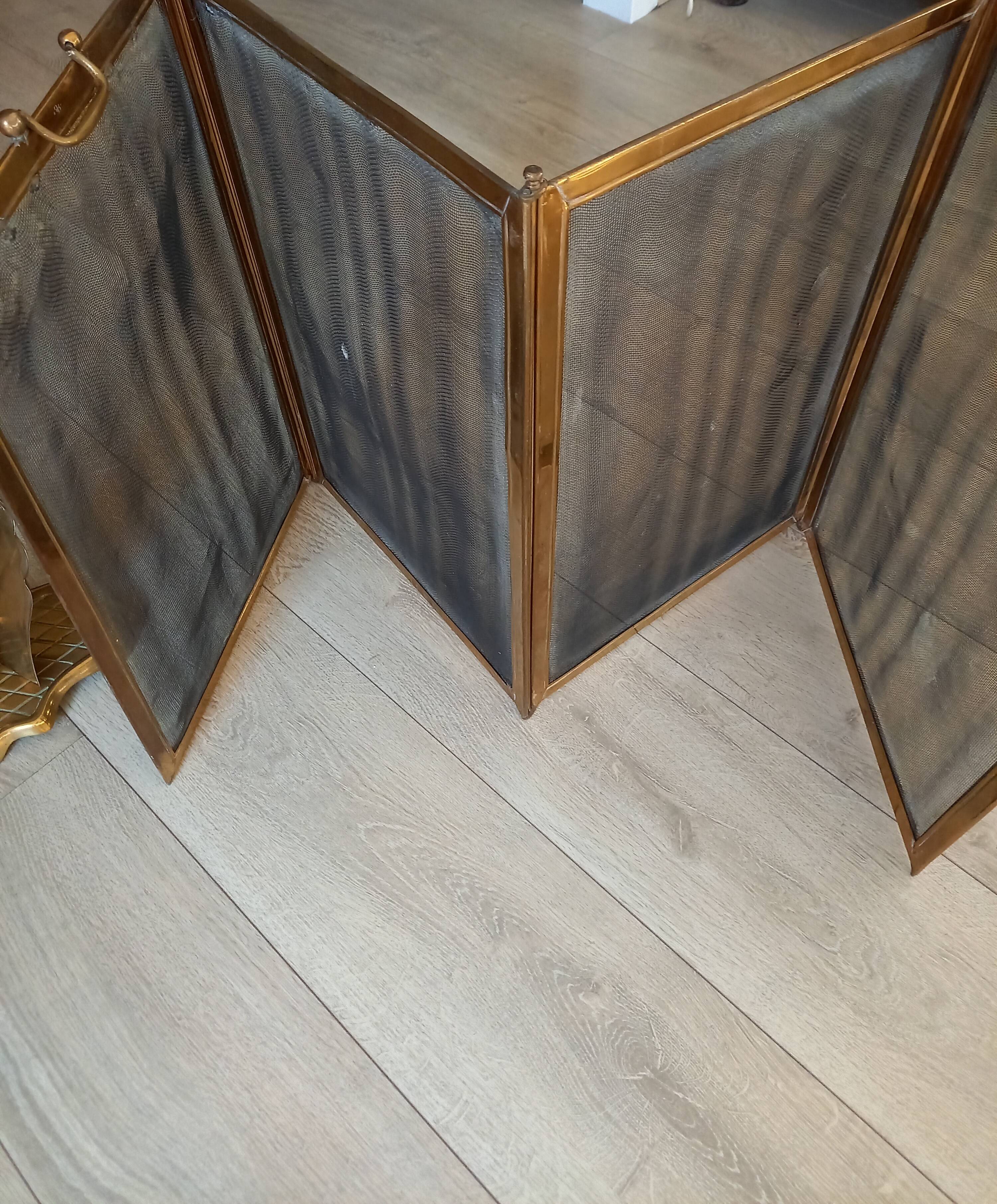 Fireplace set fire guard shovel clamp support