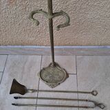 Fireplace accessories and its bronze support