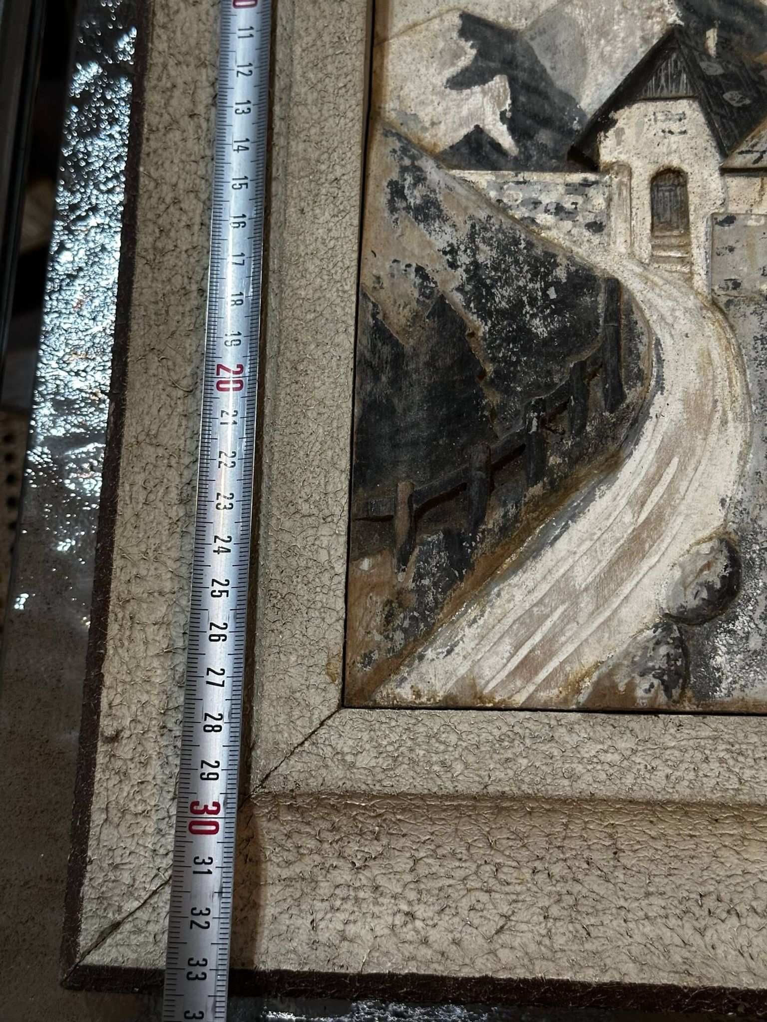 Tableau alpin en bois sculpté et peint
