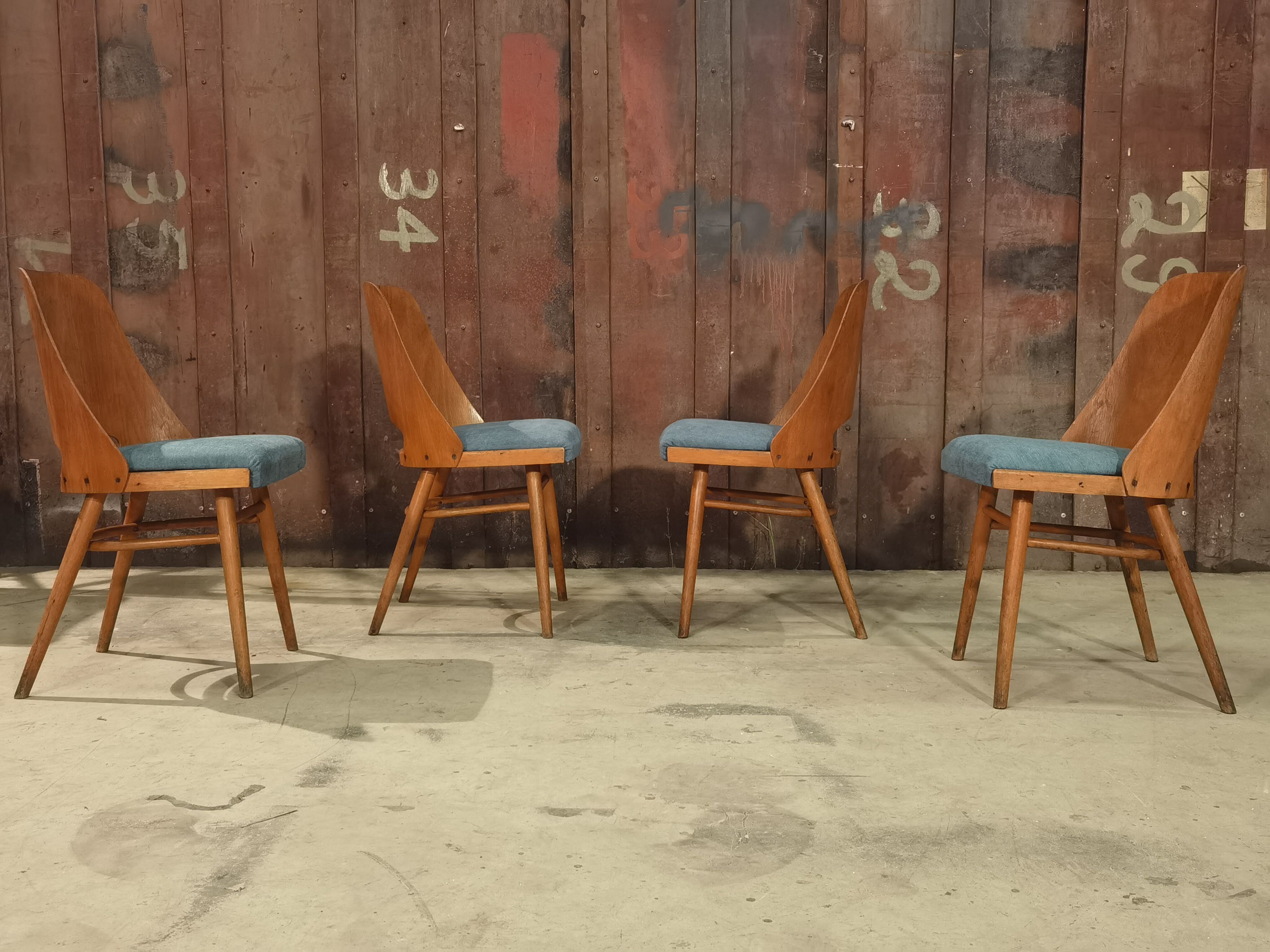 Suite of 4 chairs 515 Oswald Haerdtl's  for Thonet