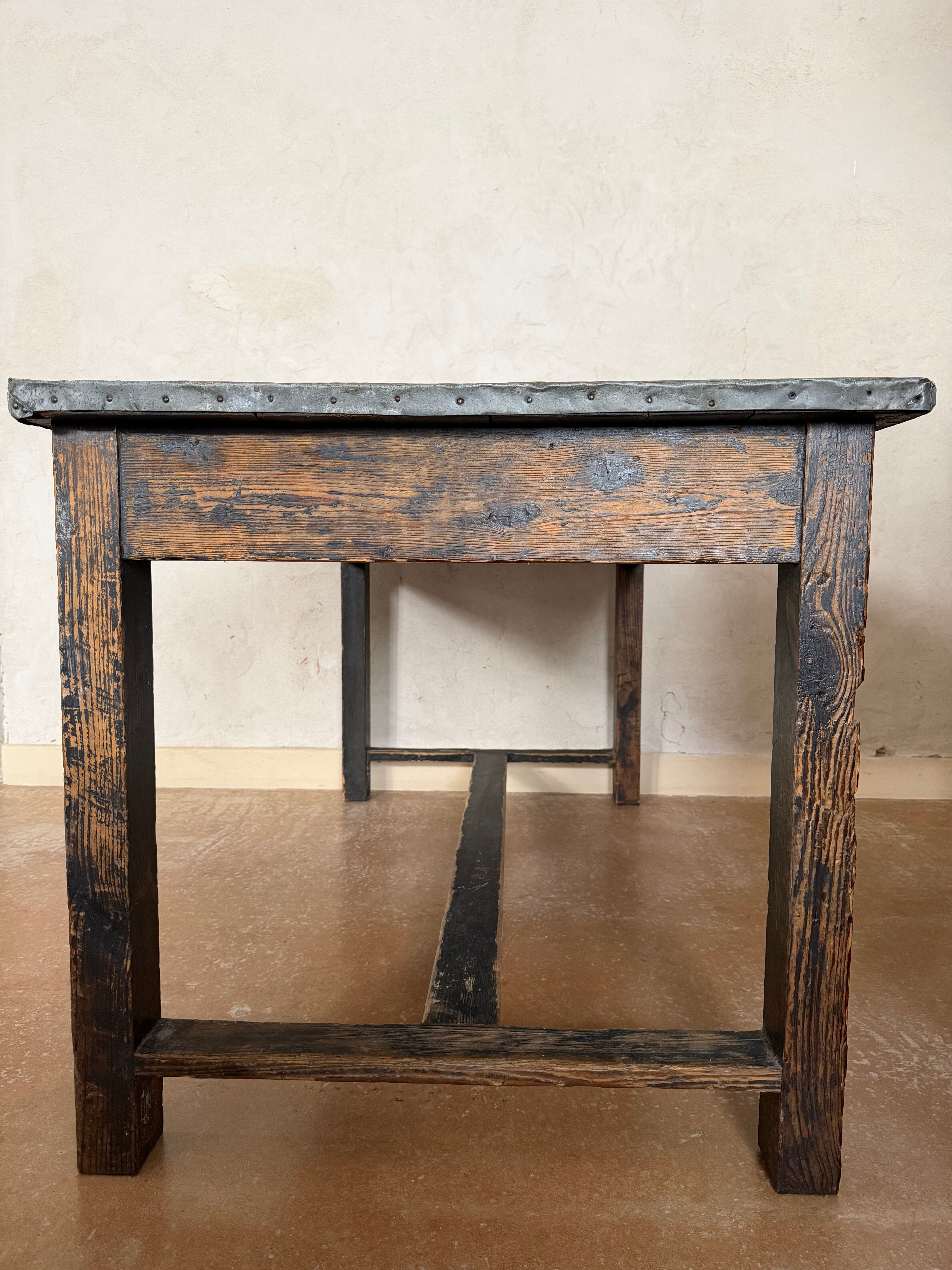 Wood and zinc original patina workbench table