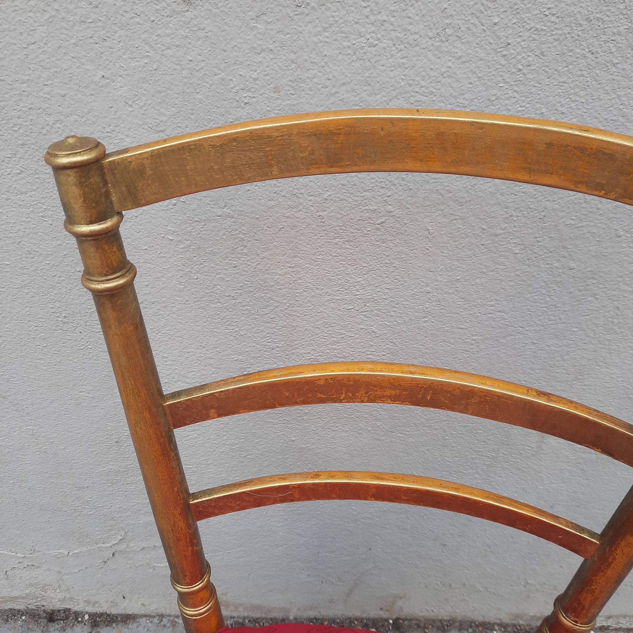 Chaise doré
