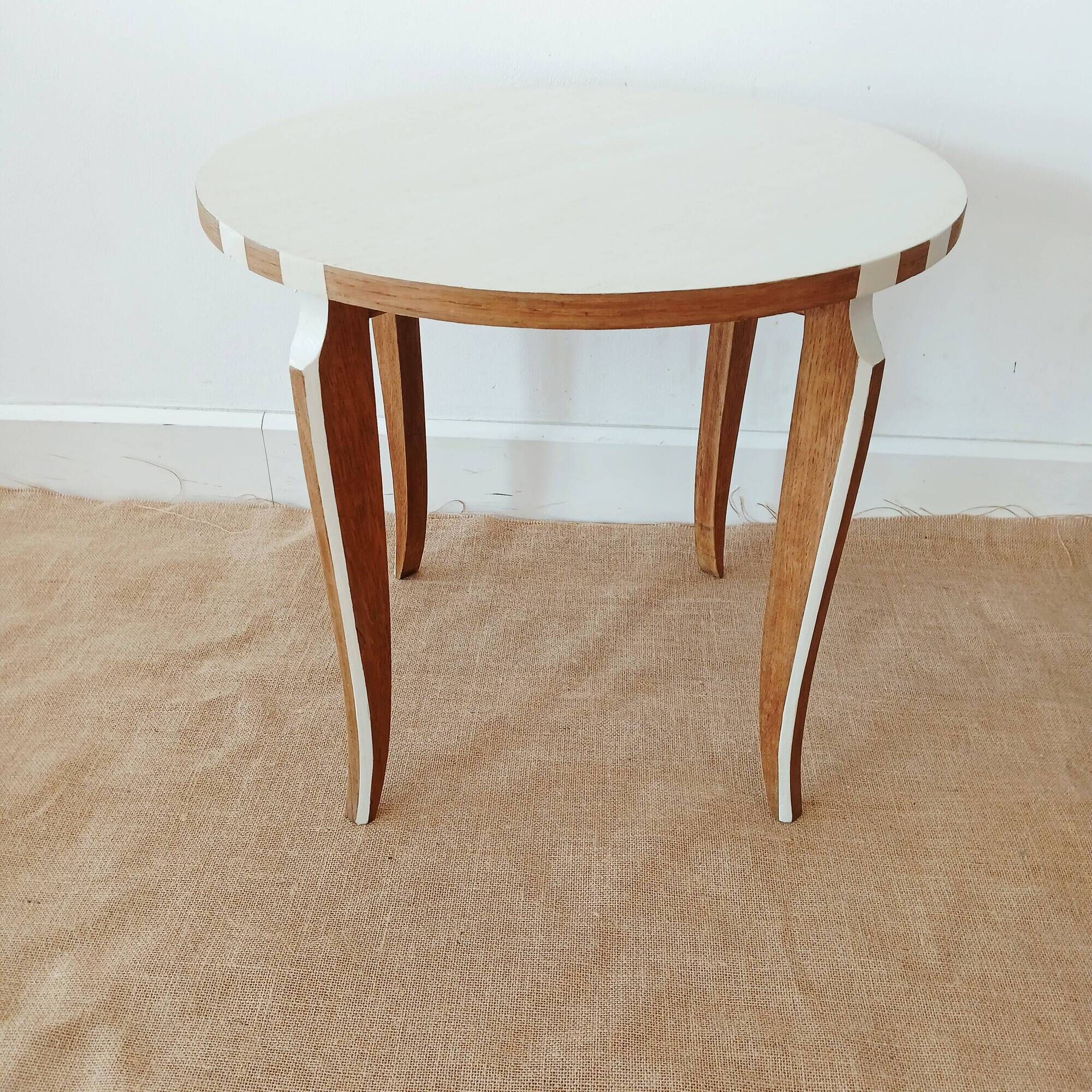 LOW TABLE WITH CURVED LEGS
