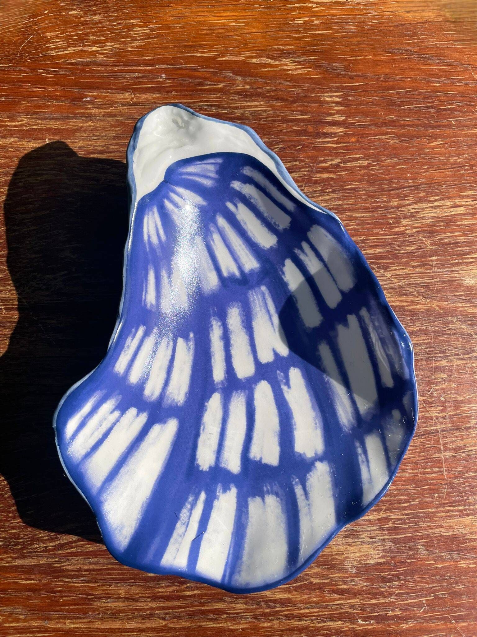 Lot 2 coupelles en forme d’huître