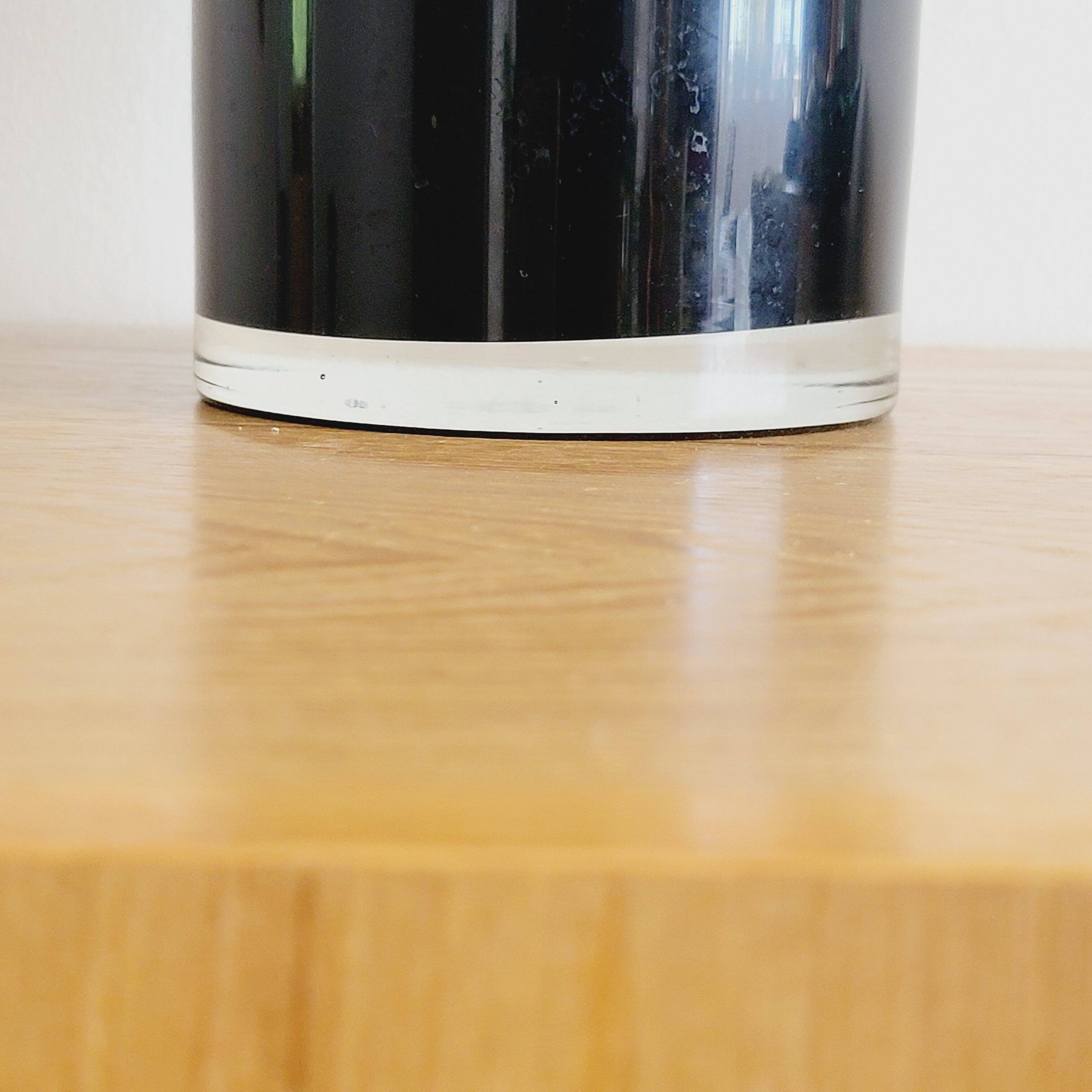 Imposing Midnight Blue Blown Glass Vase Design