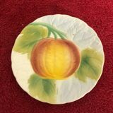 Assiette à dessert en barbotine