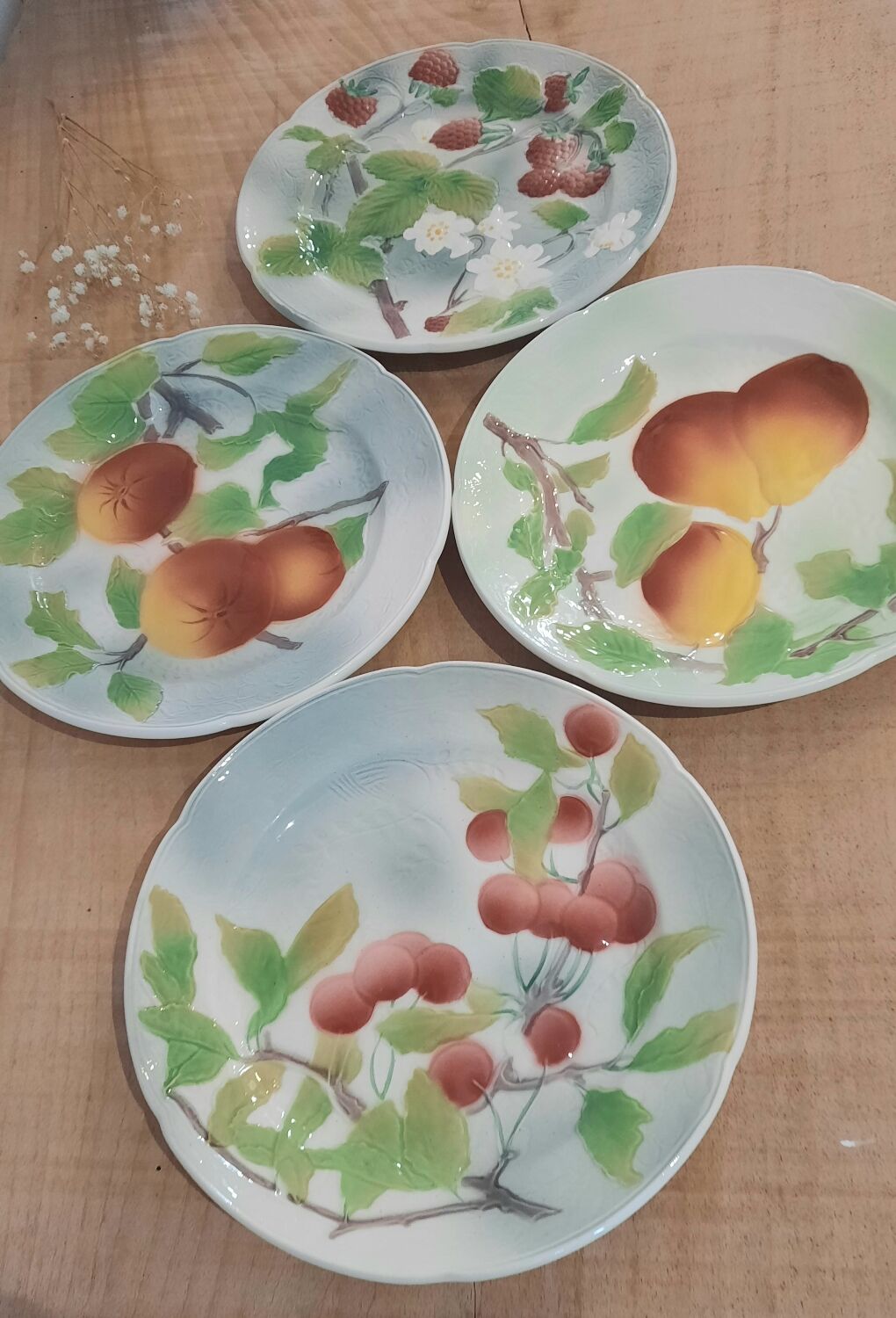 Assiette en barbotine