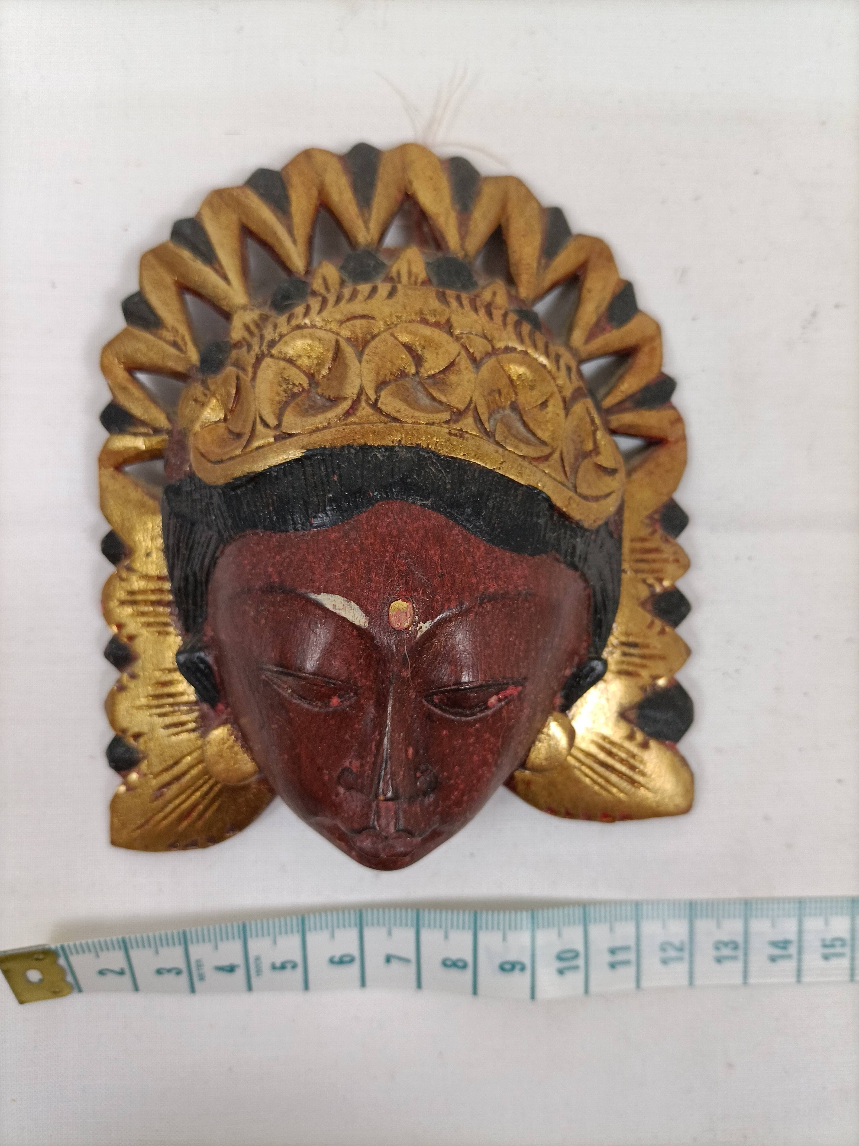 Traditional women's mask - Wood and gold paint