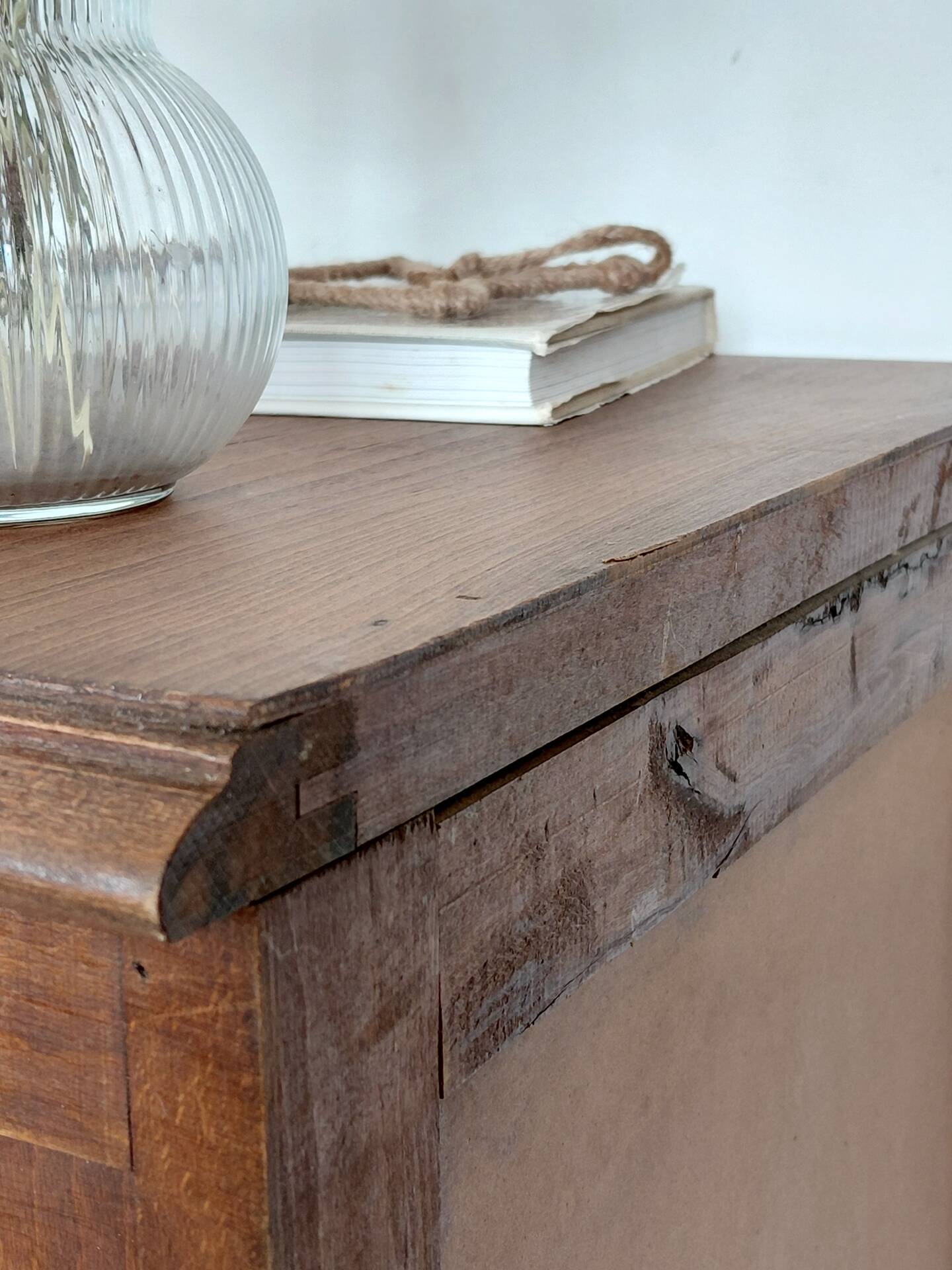 Rustic chic 5-drawer chest of drawers in solid wood