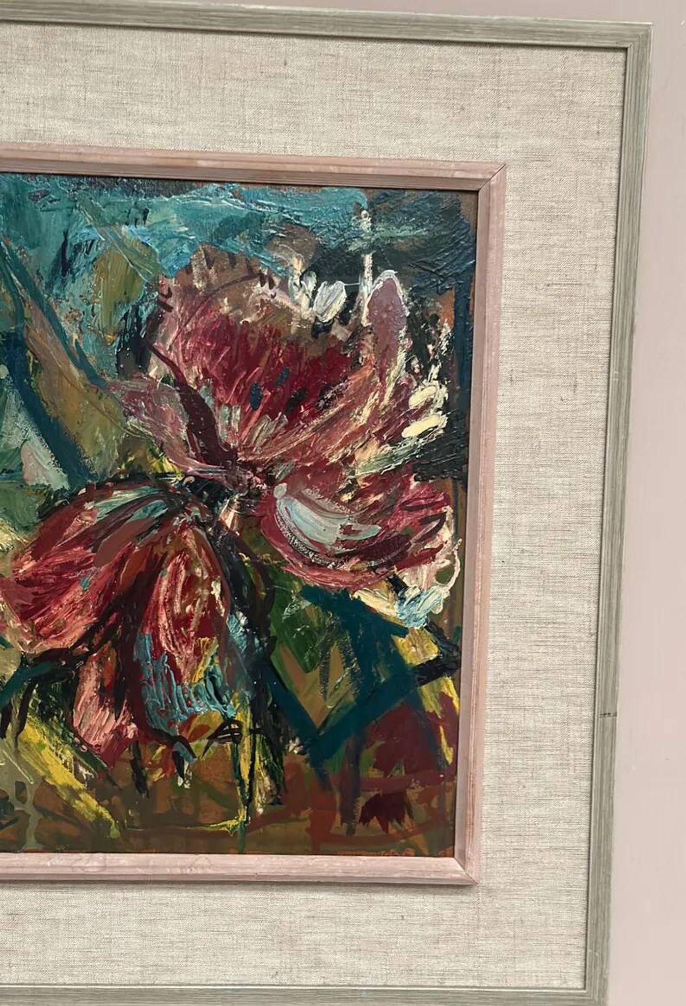 Original Swedish Oil on Panel – "Pink Flower" by Owe Wessbohn – Signed – Vintage and Framed – 69 × 51 cm (27.2" × 20.1")