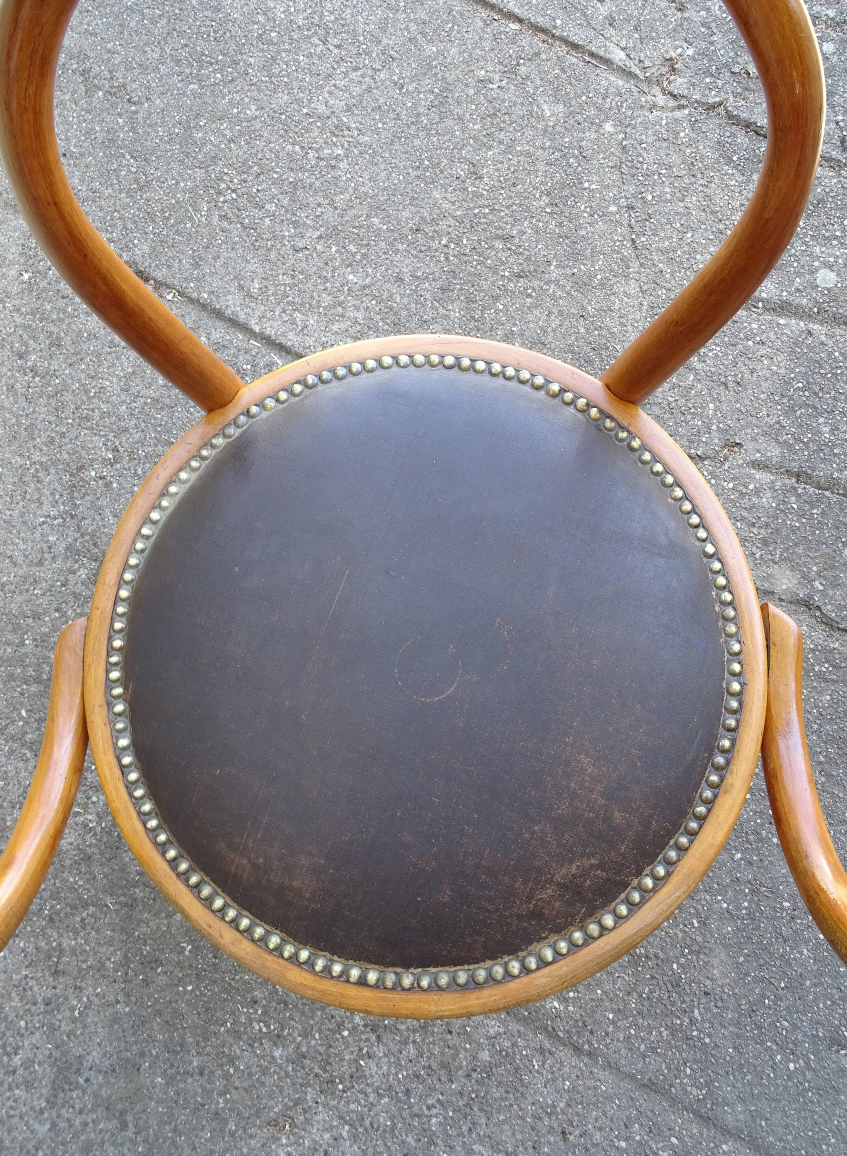 Office chair B9 called Le Corbusier by Baumann 1925