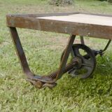 Table basse industrielle vintage chariot de marbrier ancien