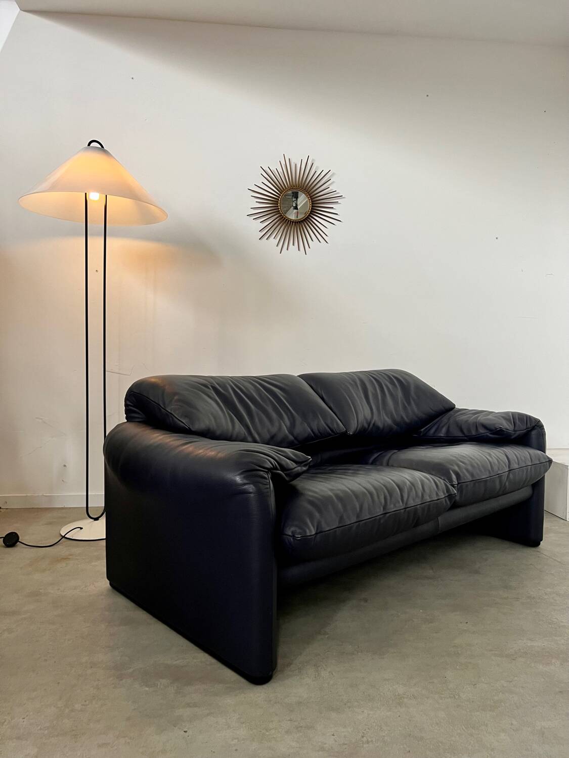 Maralunga sofa designer Vico MAGISTRETTI cassina in vintage midnight blue leather