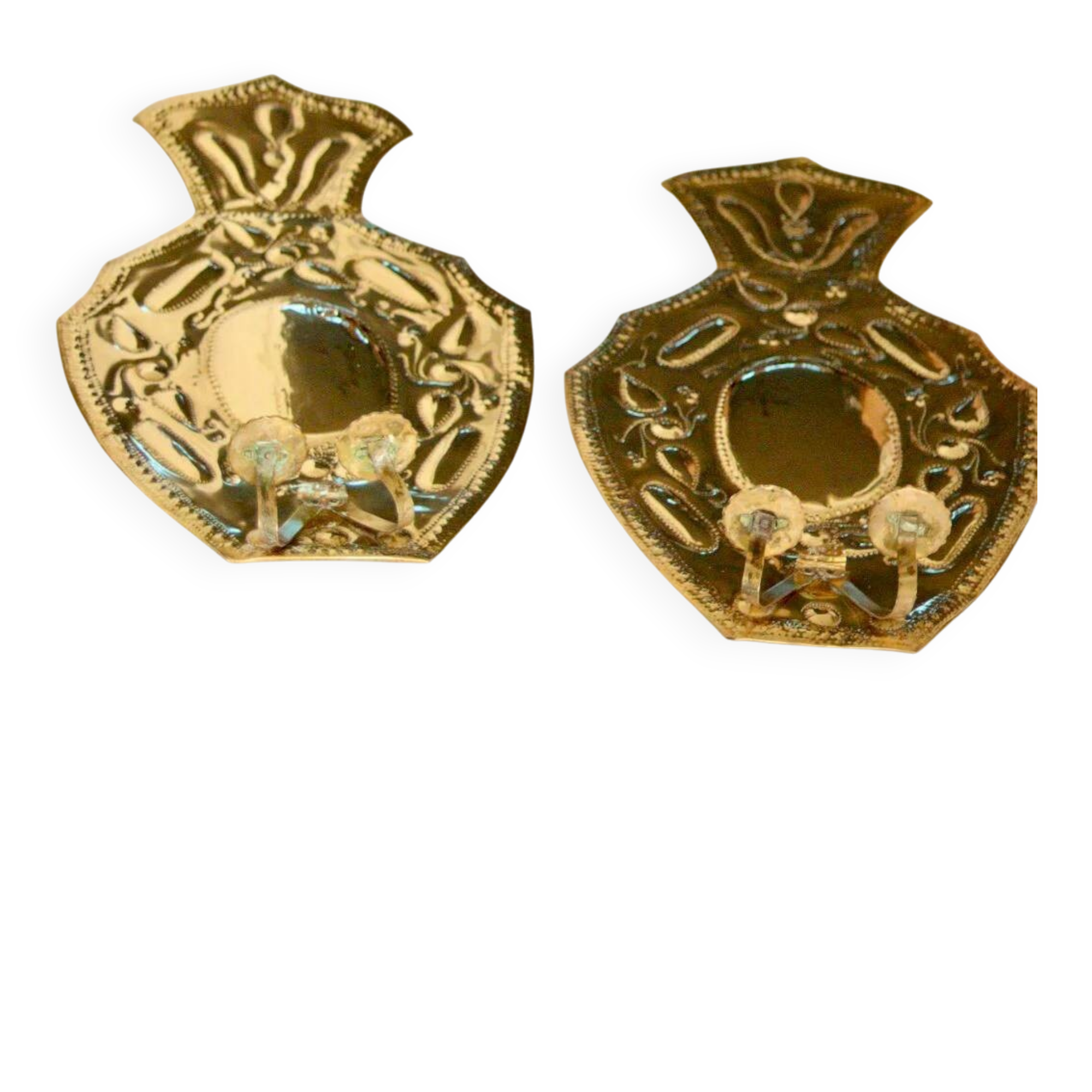 Paire de grands appliques en laiton de style baroque du milieu du siècle suédois.