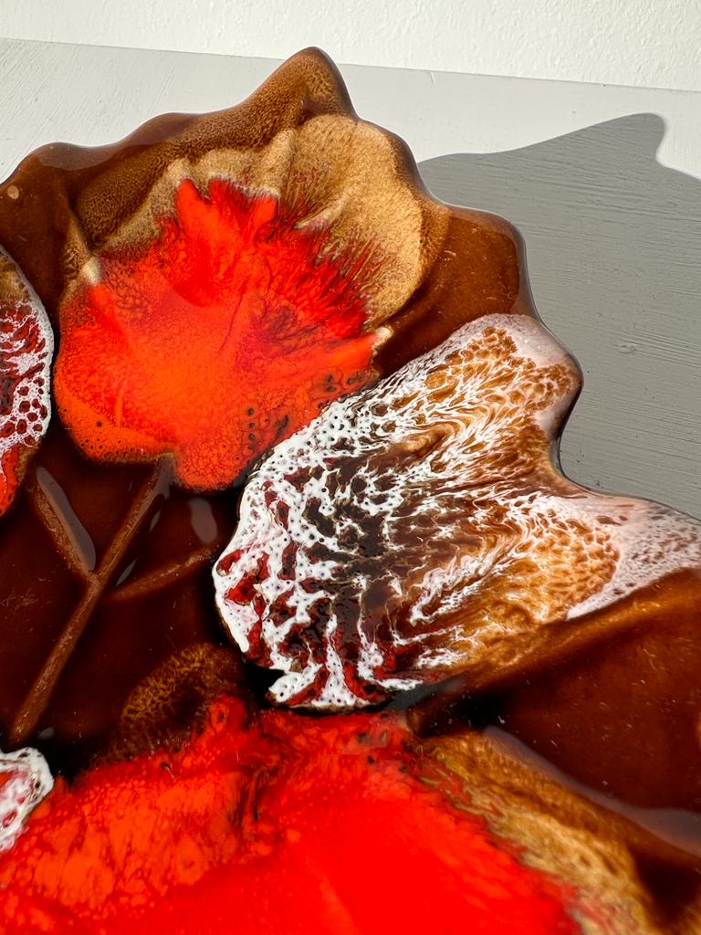 Empty Vallauris pocket in the shape of a leaf, orange and brown iced décor