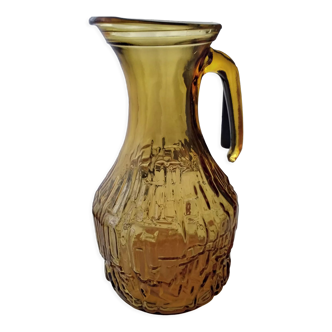 Carafe à eau vintage années 70 en verre pressé moulé ambré