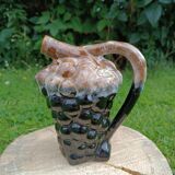 Carafe of grapes