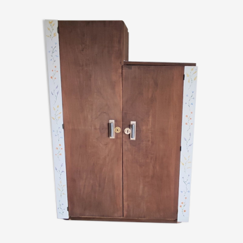 Armoire asymétrique