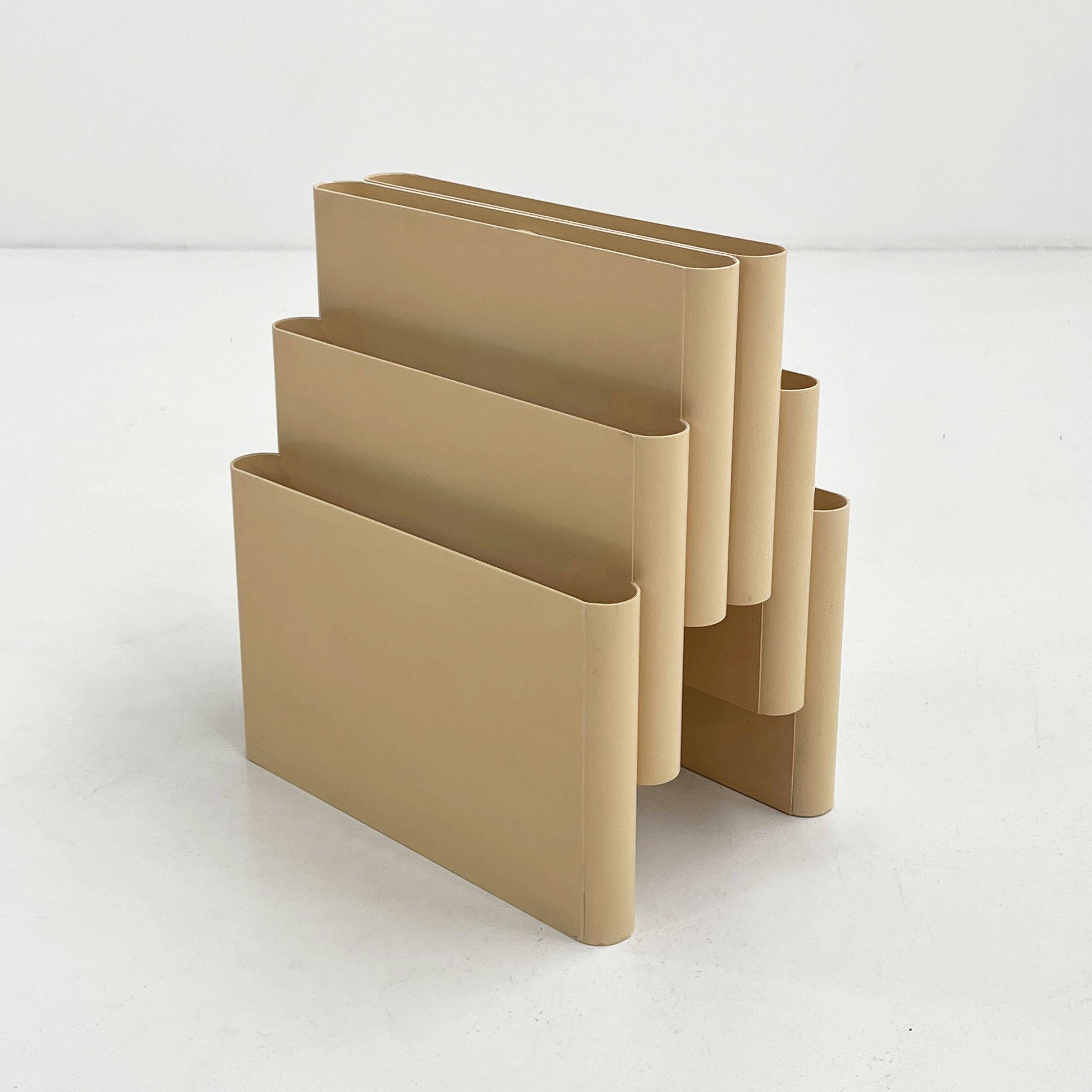 Cream magazine rack by Giotto Stoppino for Kartell, 1970