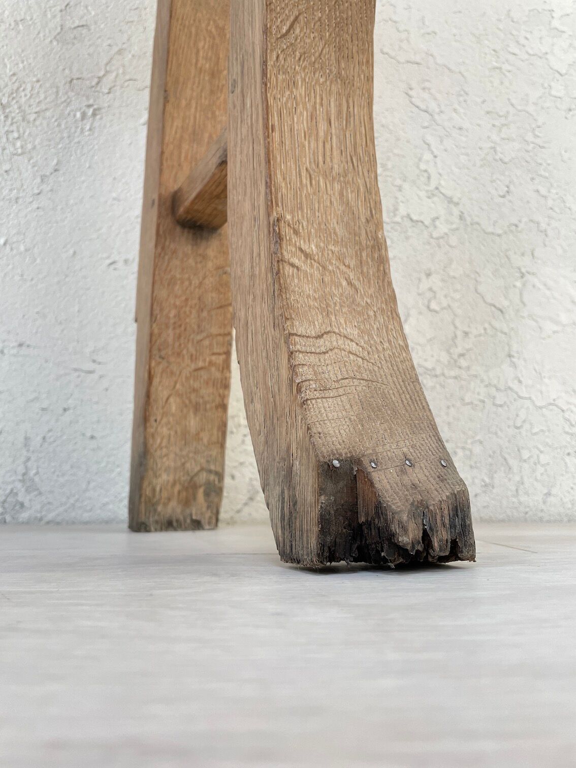 Raw oak butt console