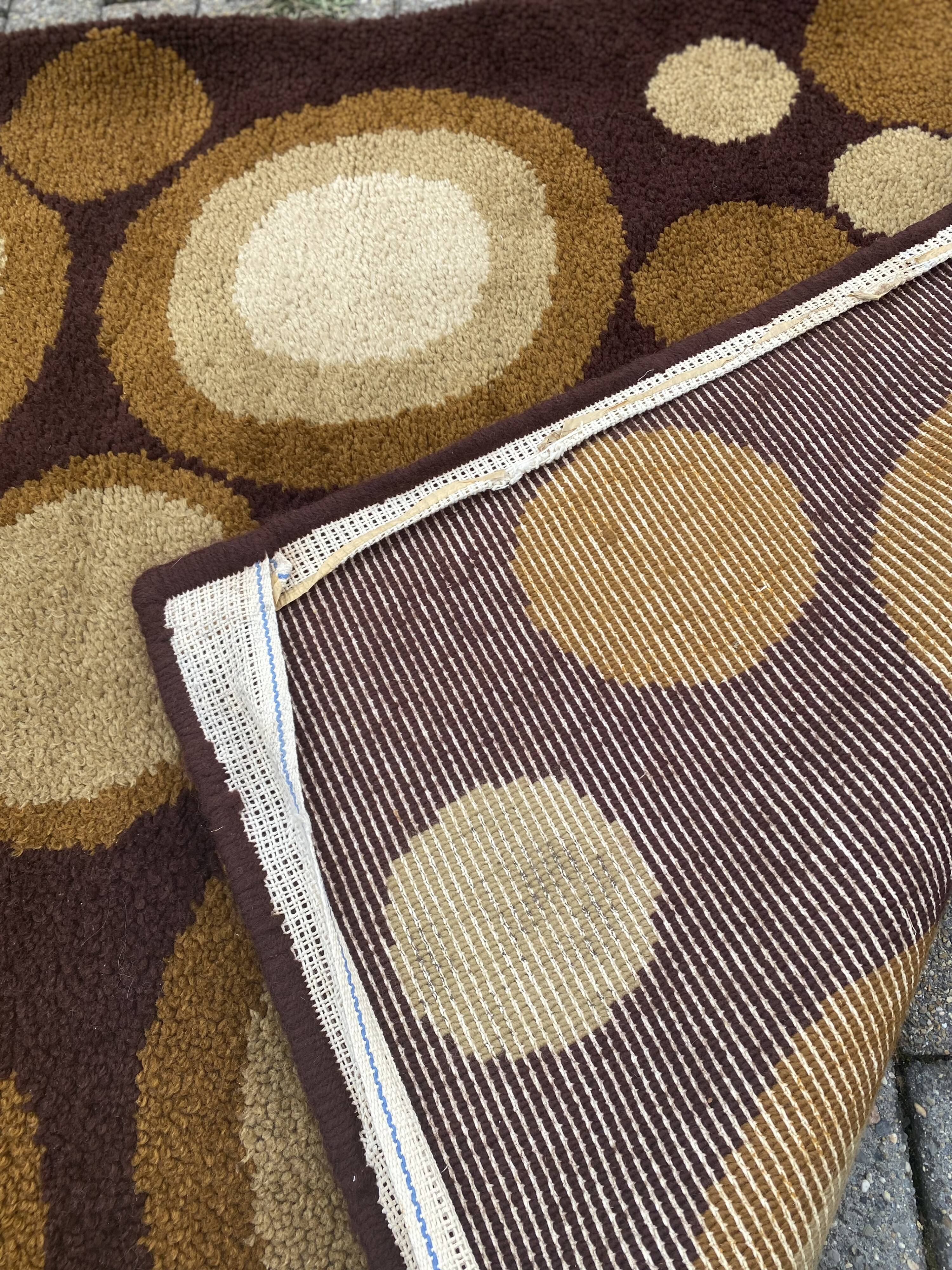 Vintage burgos dutch wool rug
