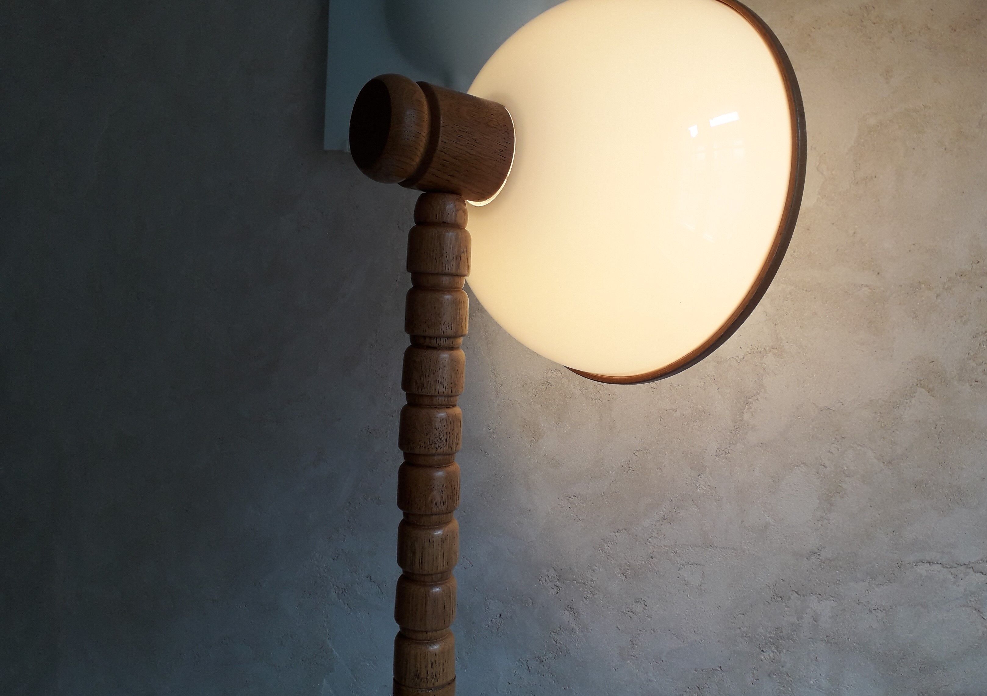 Wooden floor lamp, dutch design by steinhauer