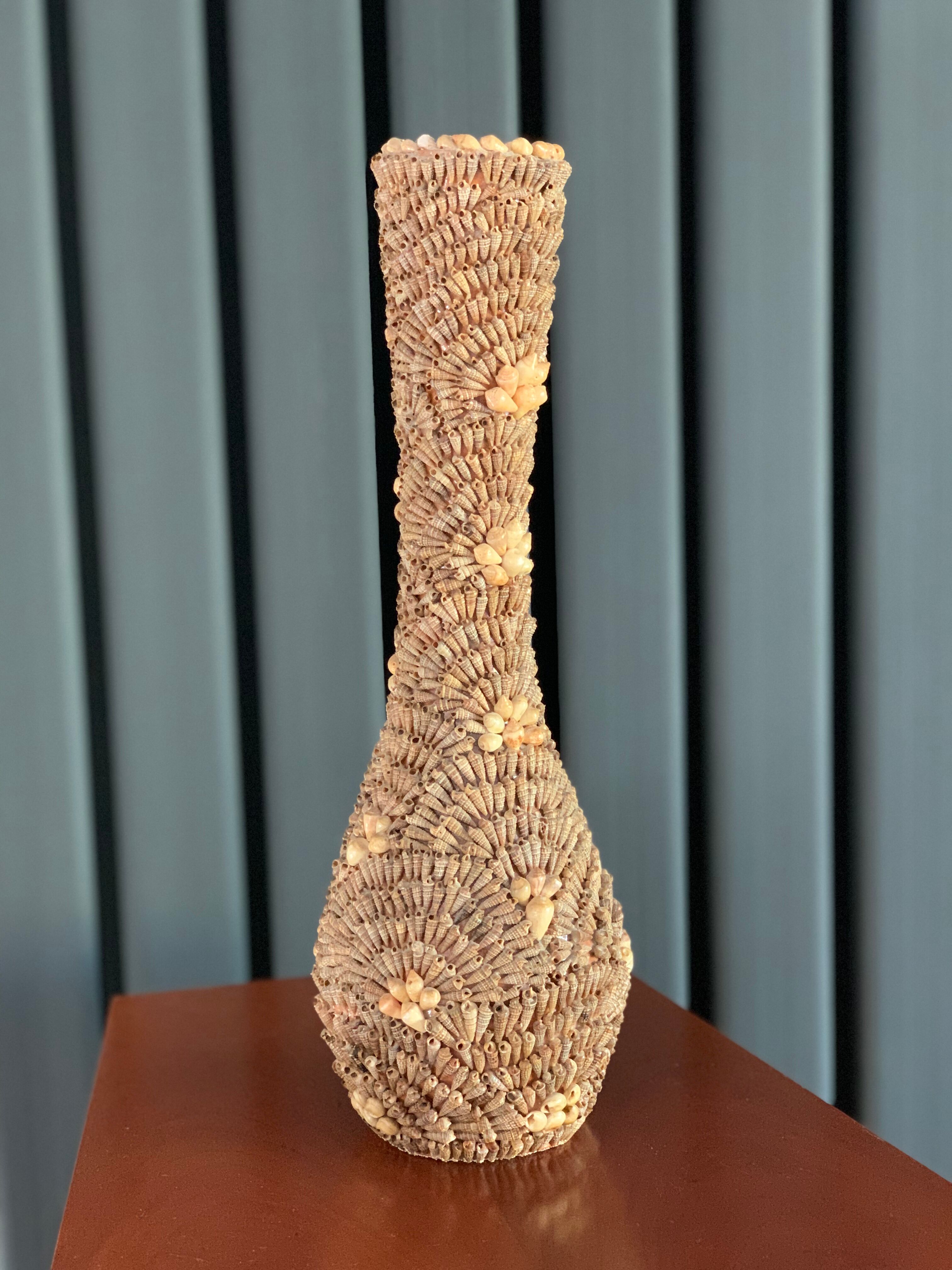 vase 60s, shells glued