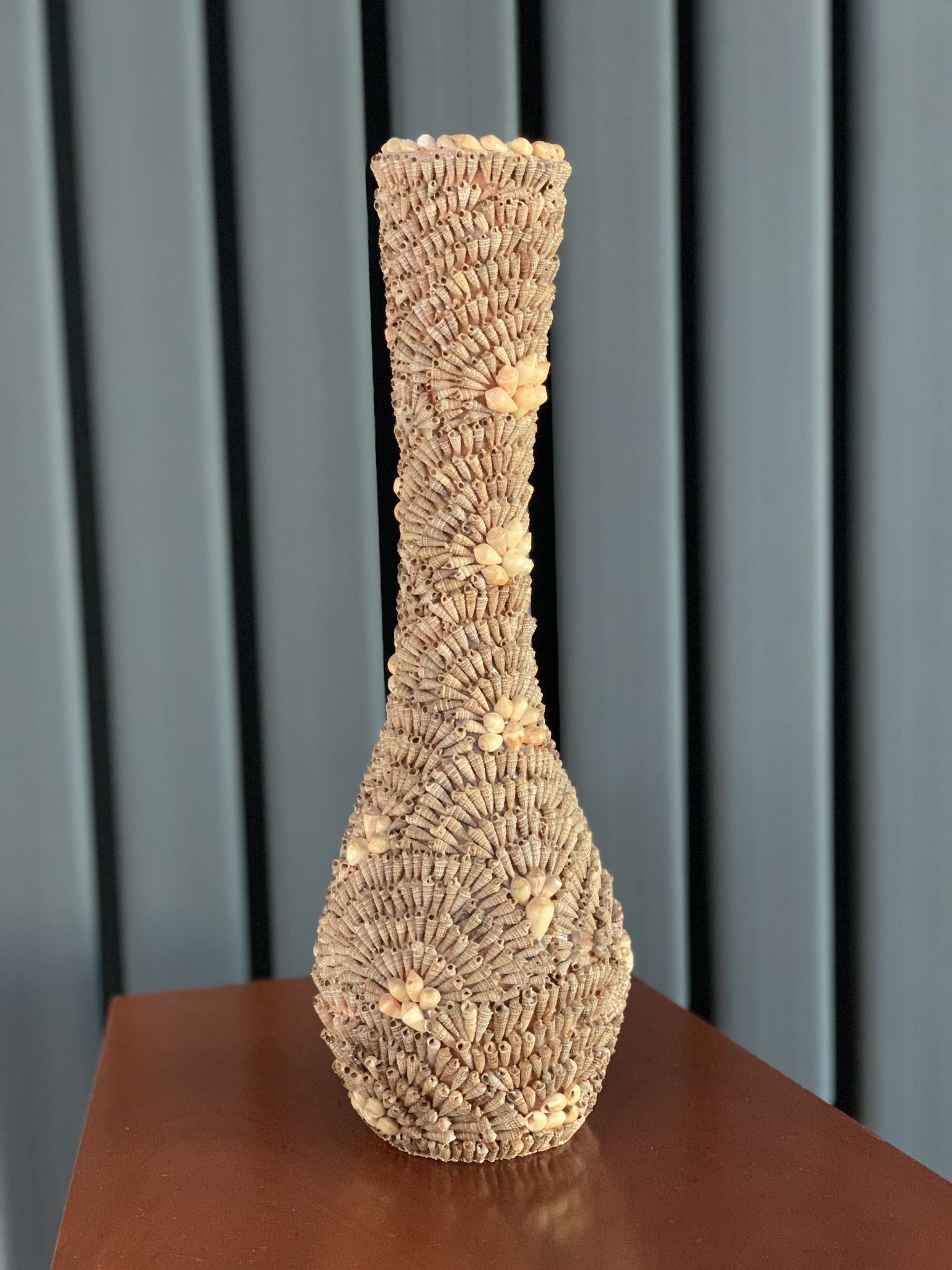 Vase années 60 coquillages collés