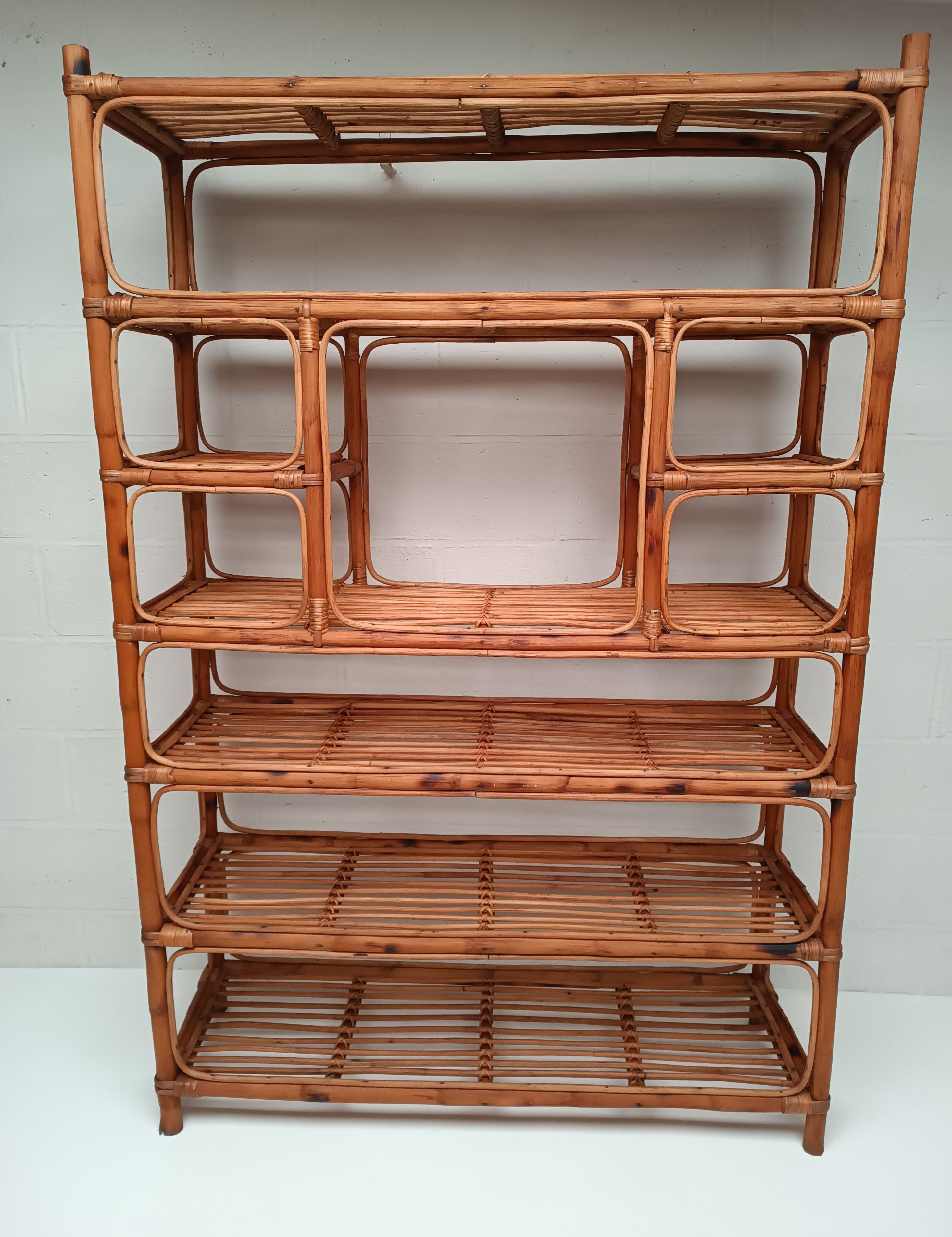 Bookcase shelf in bamboo and vintage rattan