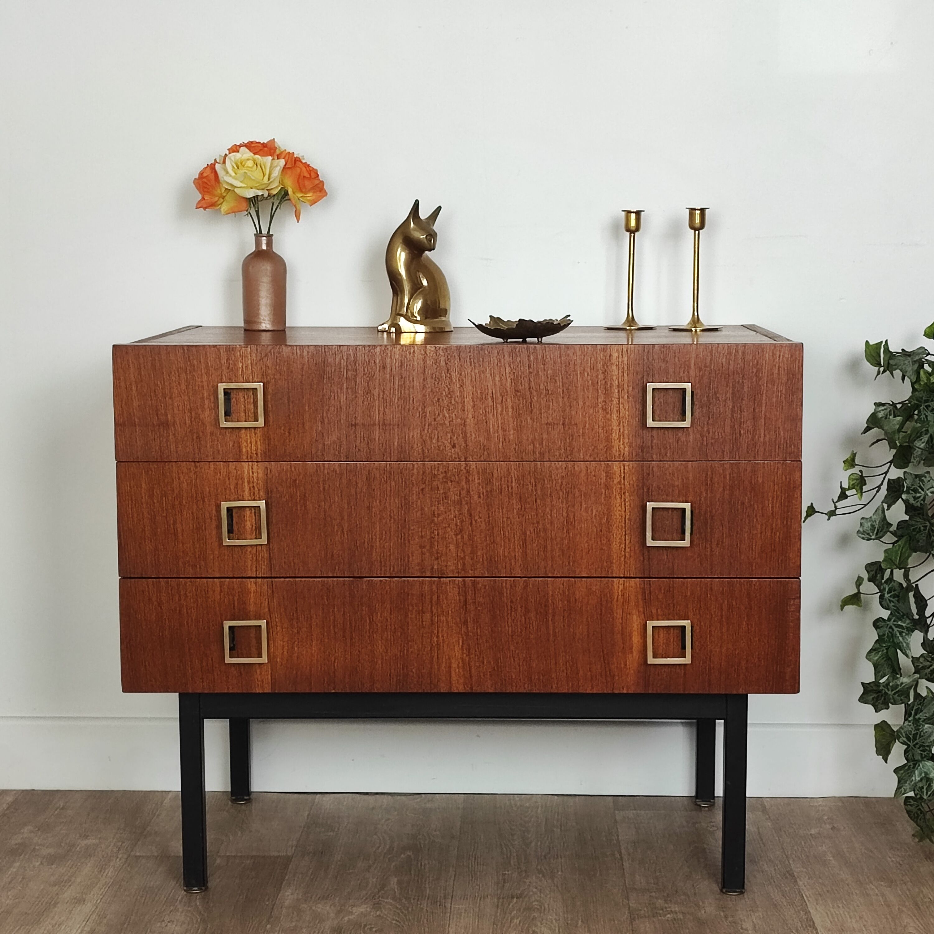 Vintage chest of drawers 60's