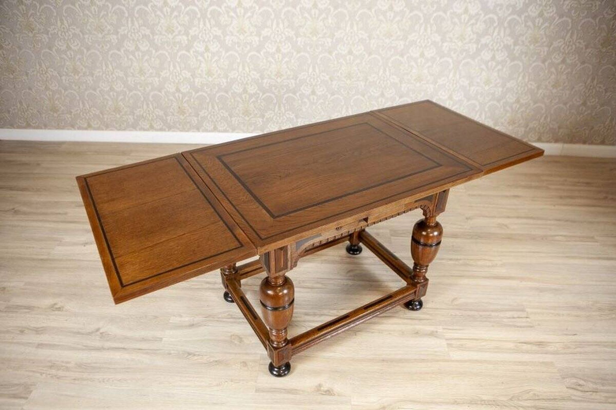 Dutch Extendable Oak Side Table, Late 19th Century