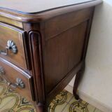 Small "crossbow" chest of drawers, Louis XV style, in walnut
