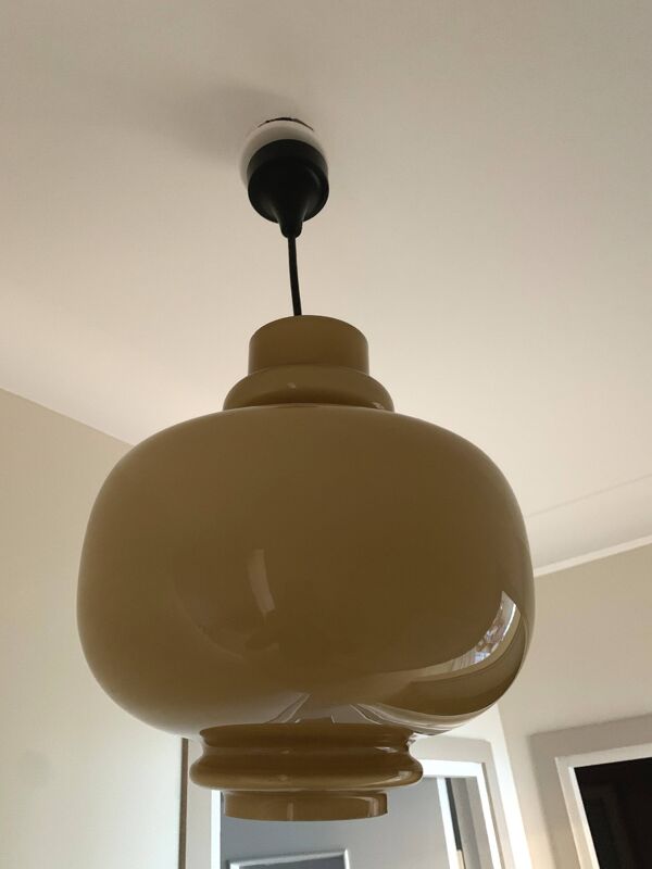Suspension Oplight 75 lampe vintage en opaline beige by Hans-Agne Jakobsson