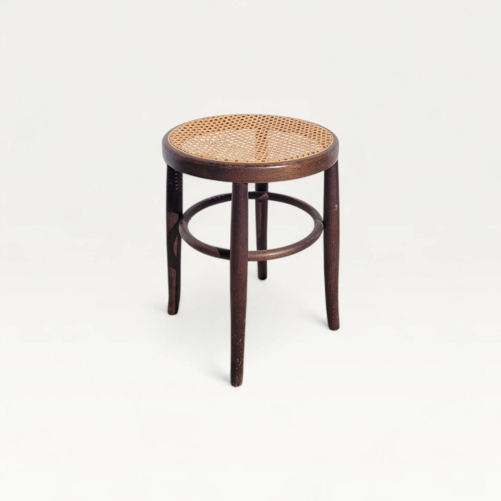 Tabouret bas ancien en cannage et bois courbé