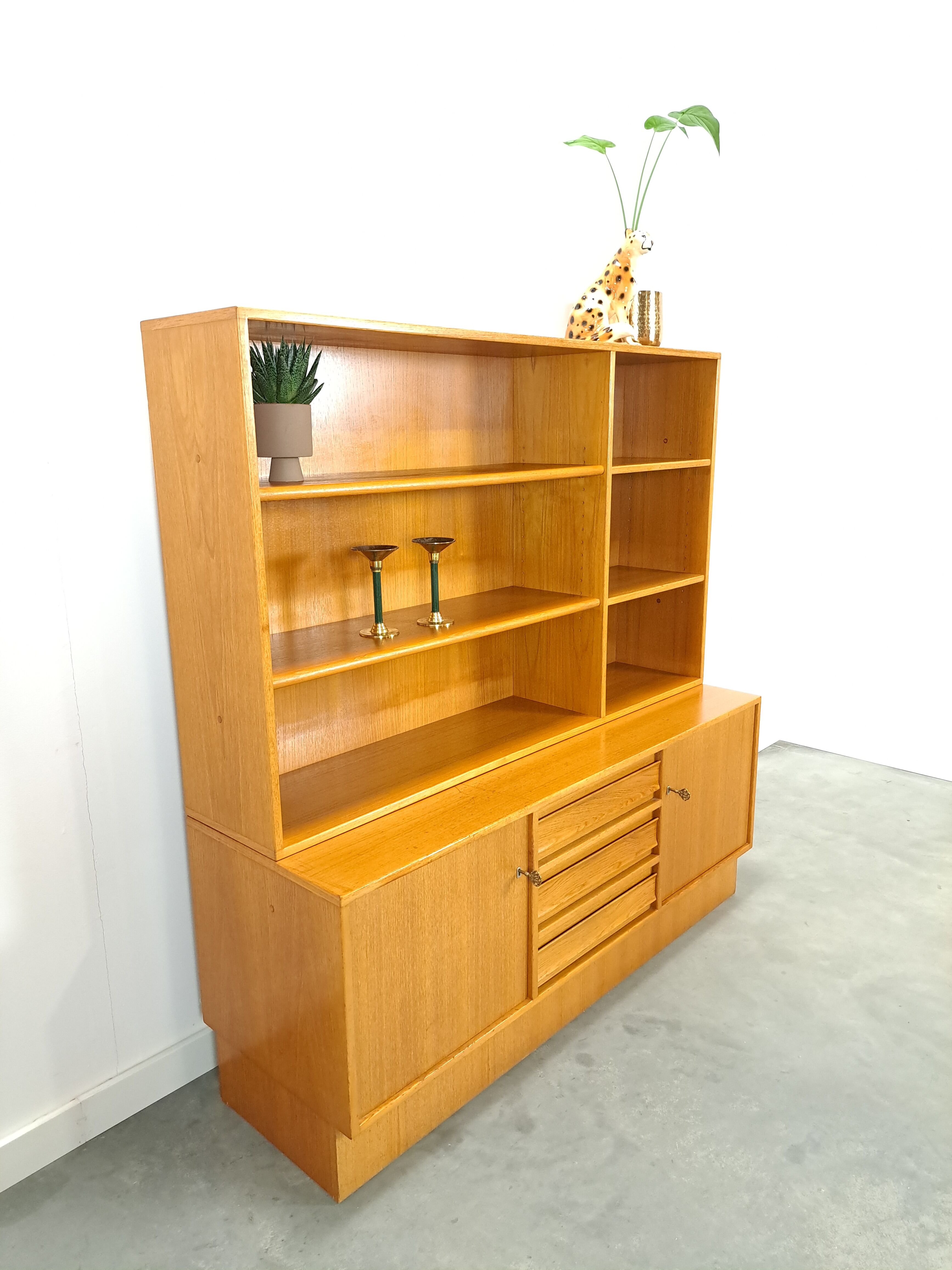 Bibliothèque vintage en teck avec tiroirs