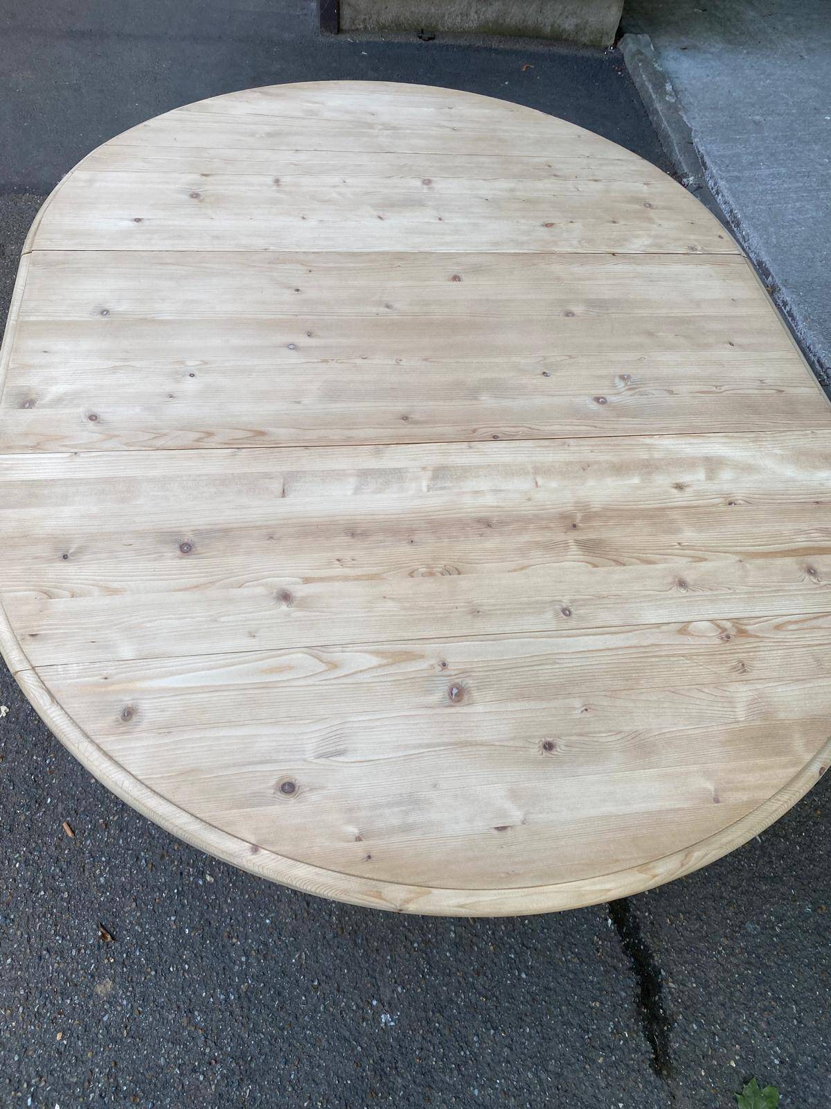 Interior's extendable round dining table with shutters, renovated in solid wood, 15