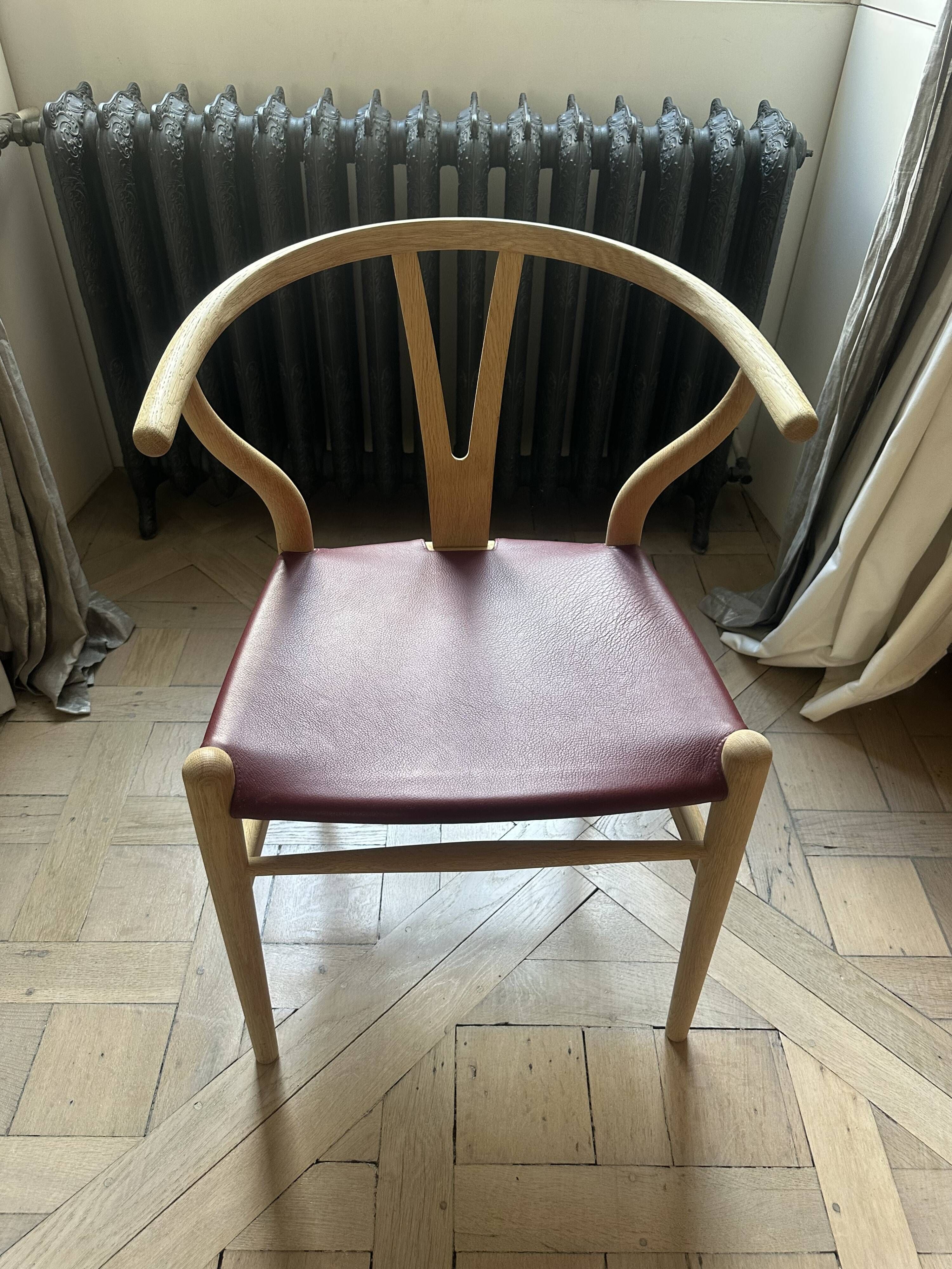 CH24 Wishbone Chair by Hans J. Wegner by Carl Hansen & Søn