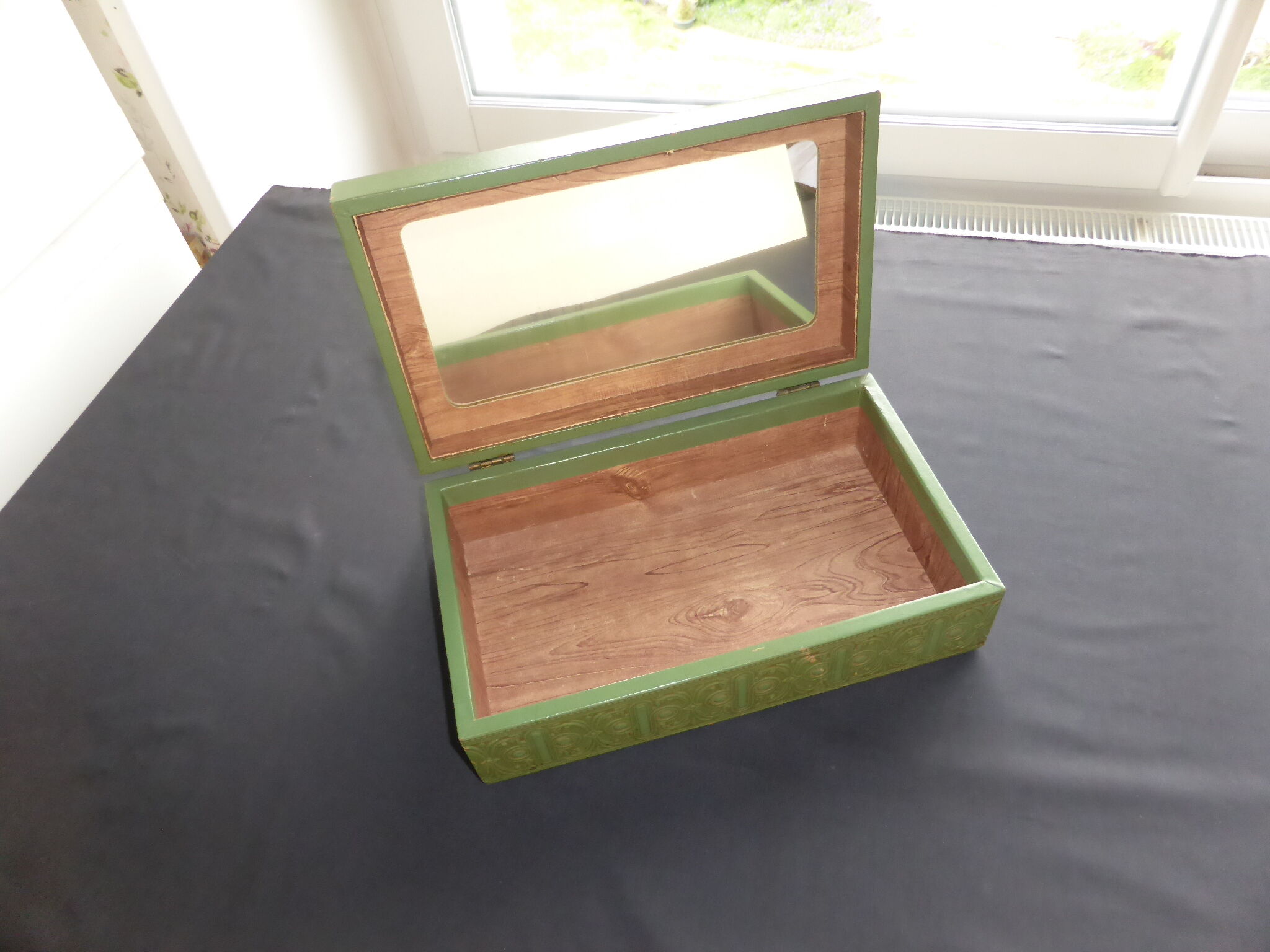 Vintage antique style box with interior mirror, barricini candies