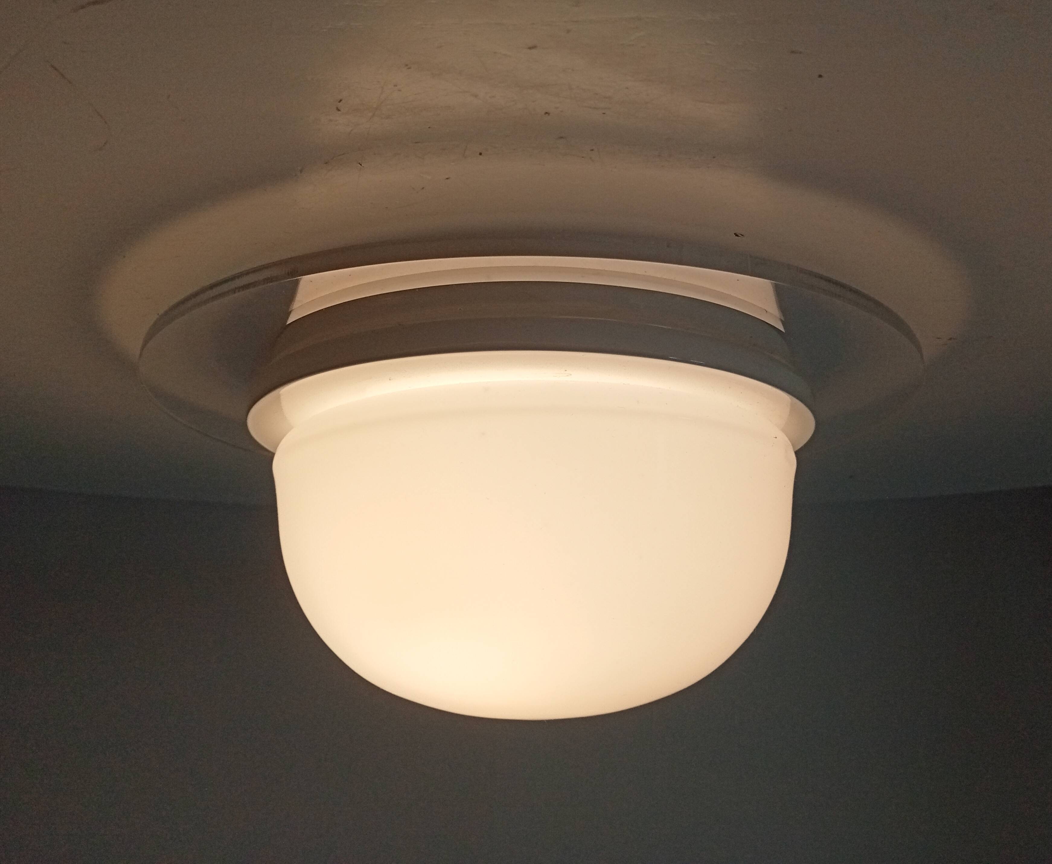 Vintage wall lamp in opaline and lucite