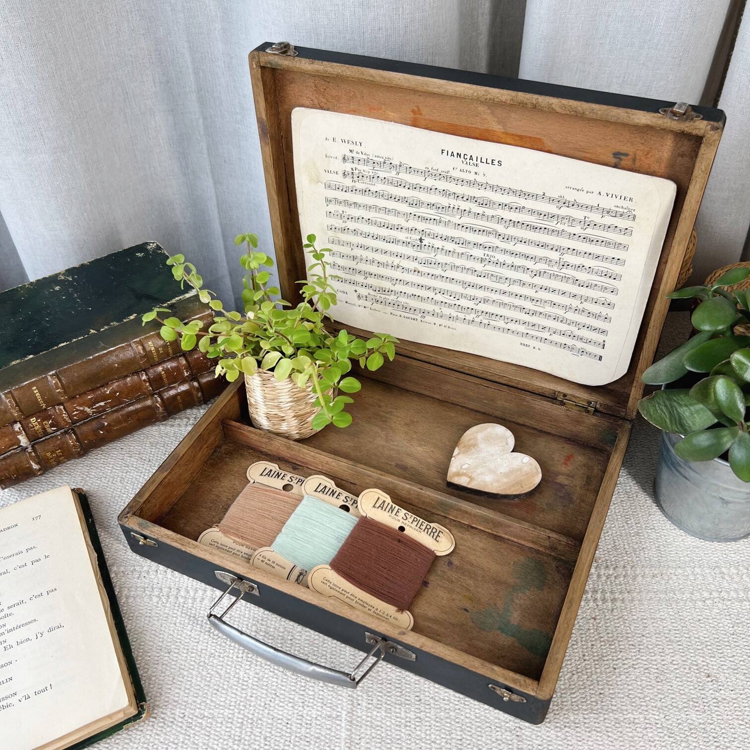 The painter's briefcase