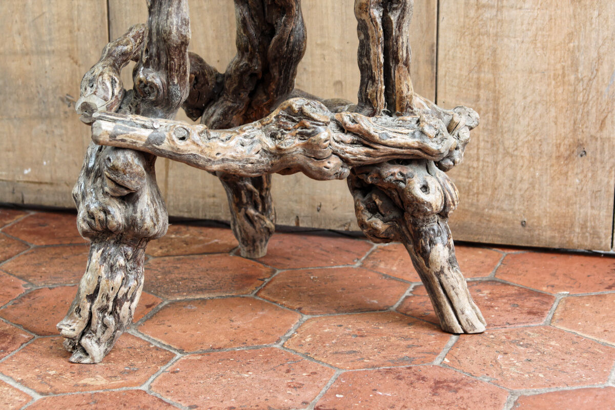 Brutalist stool, vines