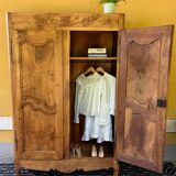 Armoire ancienne française en noyer massif – style Louis XV, fin XIXe siècle