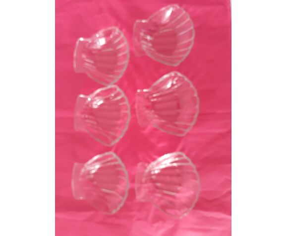 6 cups in the shape of scallop shell pyrex glass