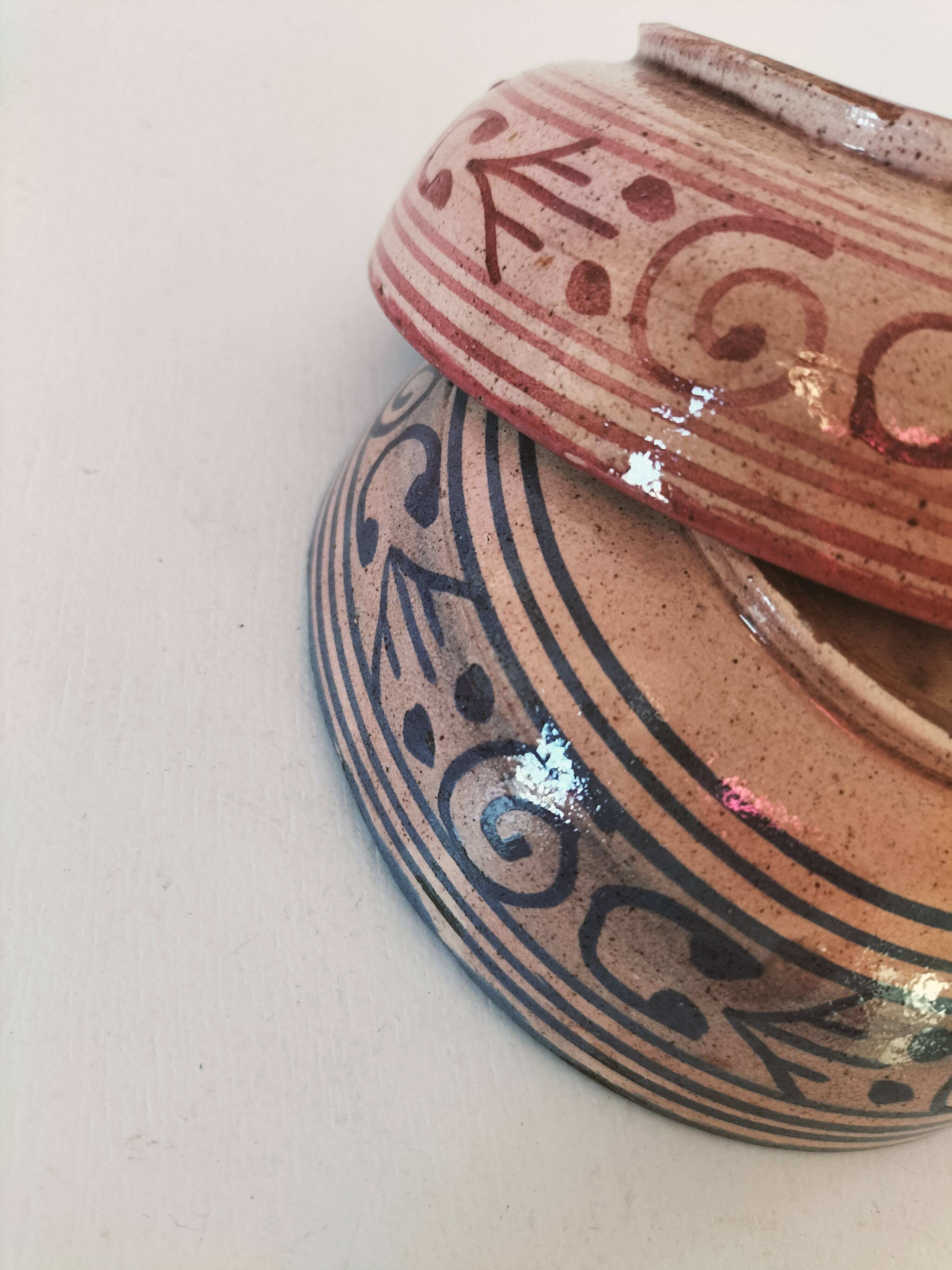 Pair of bowls signed A. Serghini